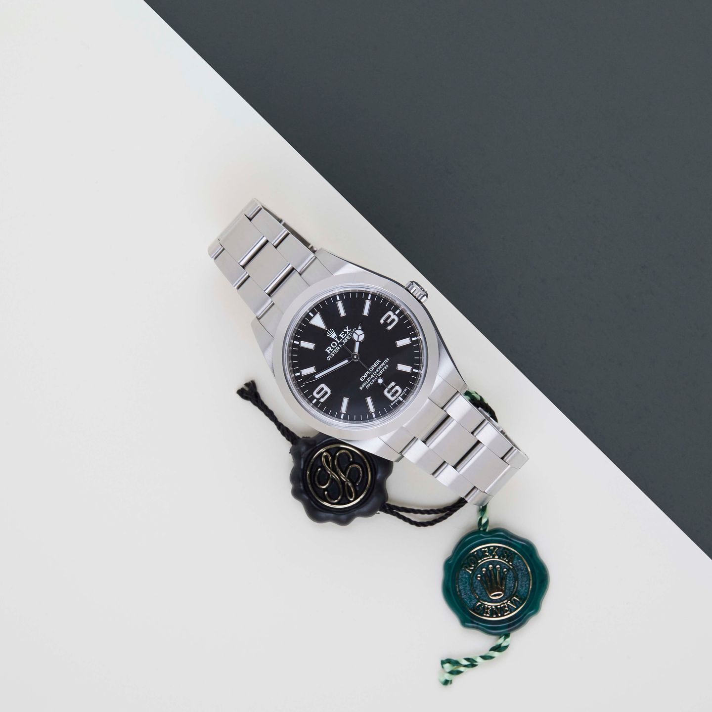 Rolex Explorer 214270 - (2/8)