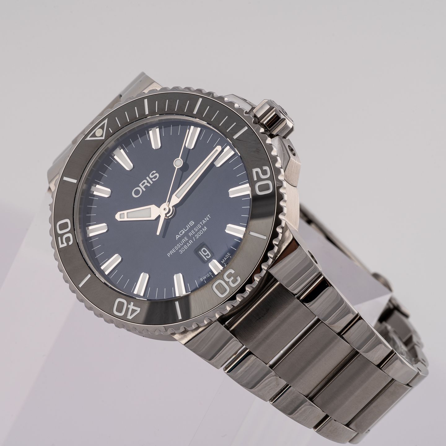 Oris Aquis Date 01 733 7730 4135-07 8 24 05PEB (Unknown (random serial)) - Blue dial 44 mm Steel case (2/7)