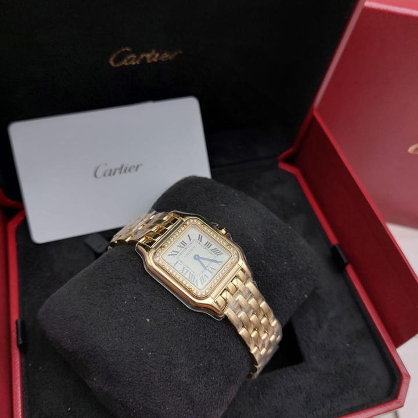 Cartier Panthère WJPN0085 (2025) - Silver dial 37 mm Yellow Gold case (6/7)