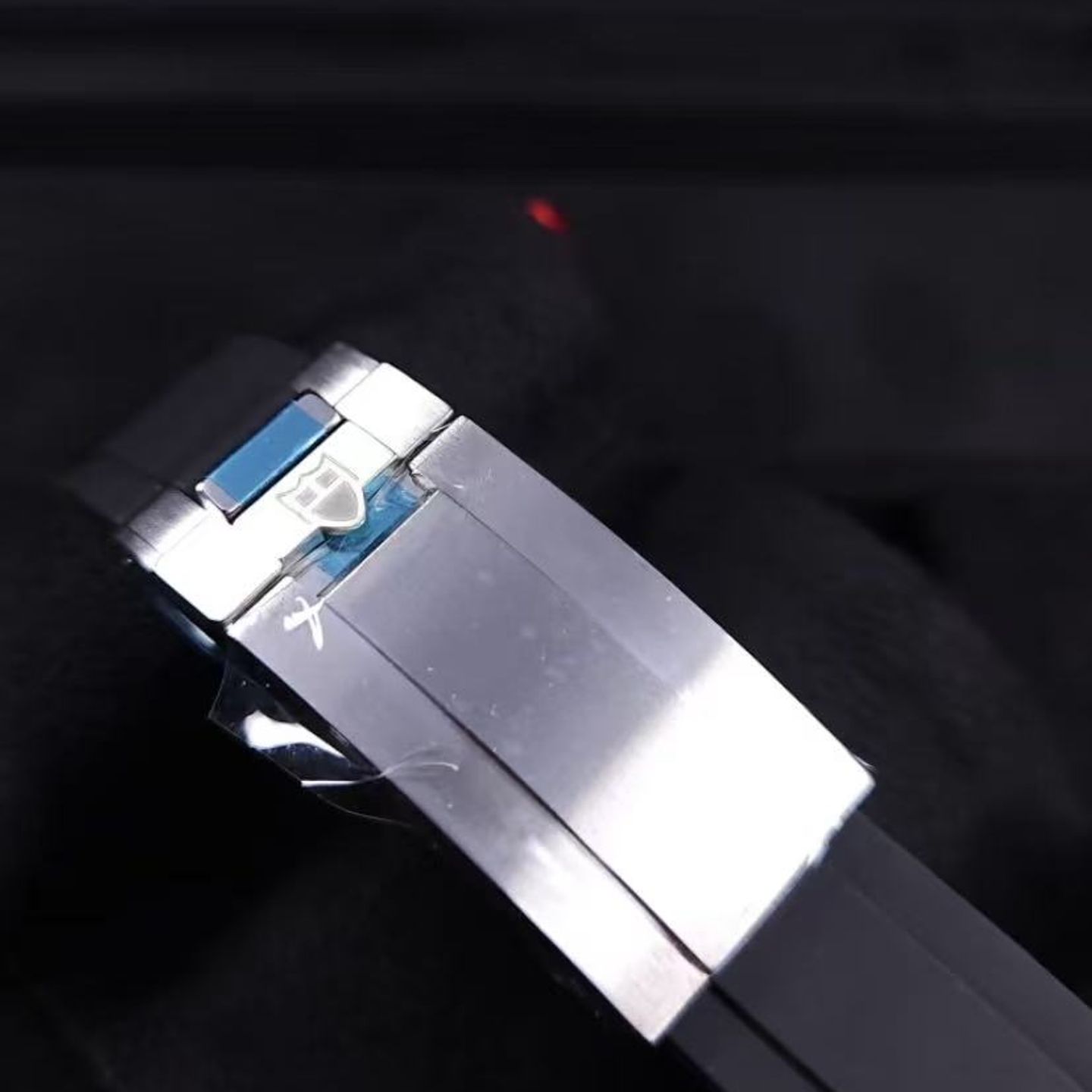 Tudor Black Bay 7941A1A0NU (2025) - Black dial 41 mm Steel case (2/5)