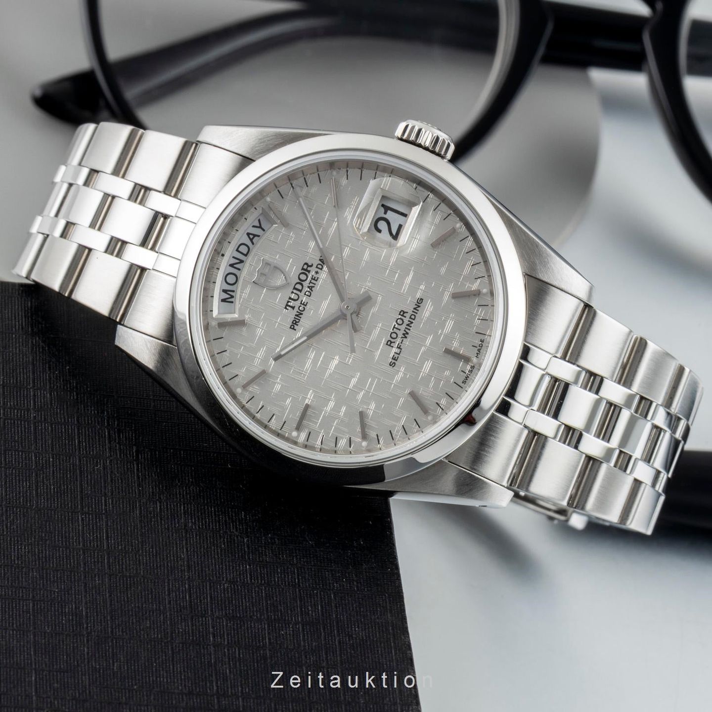 Tudor Prince Date 76200 - (2/8)