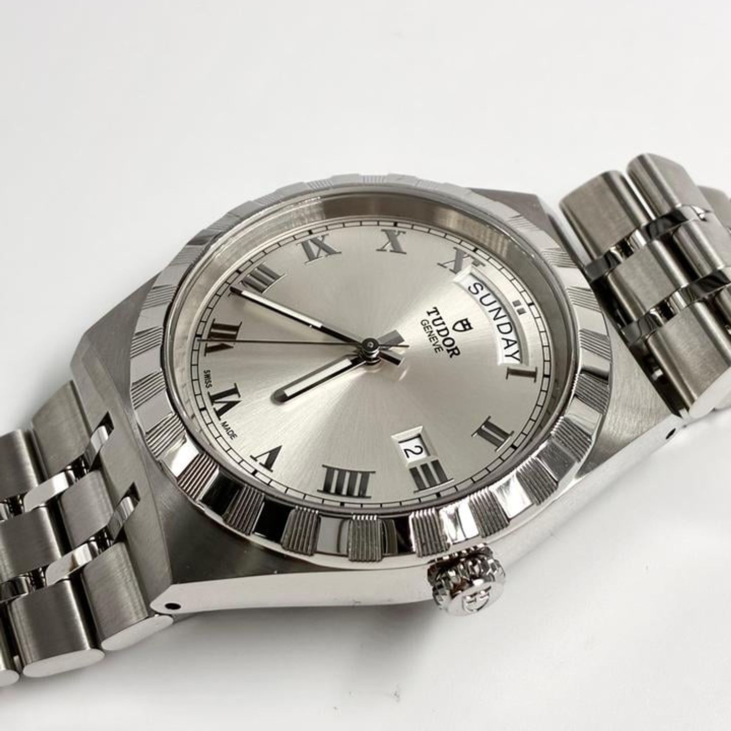 Tudor Royal 28600 (2026) - Zilver wijzerplaat 41mm Staal (1/6)