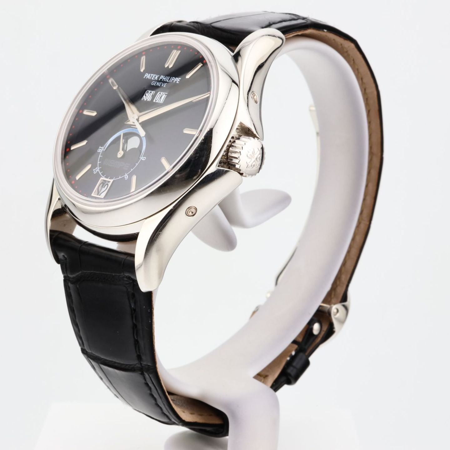 Patek Philippe Annual Calendar 5125P-001 (2003) - Black dial 37 mm Platinum case (2/8)