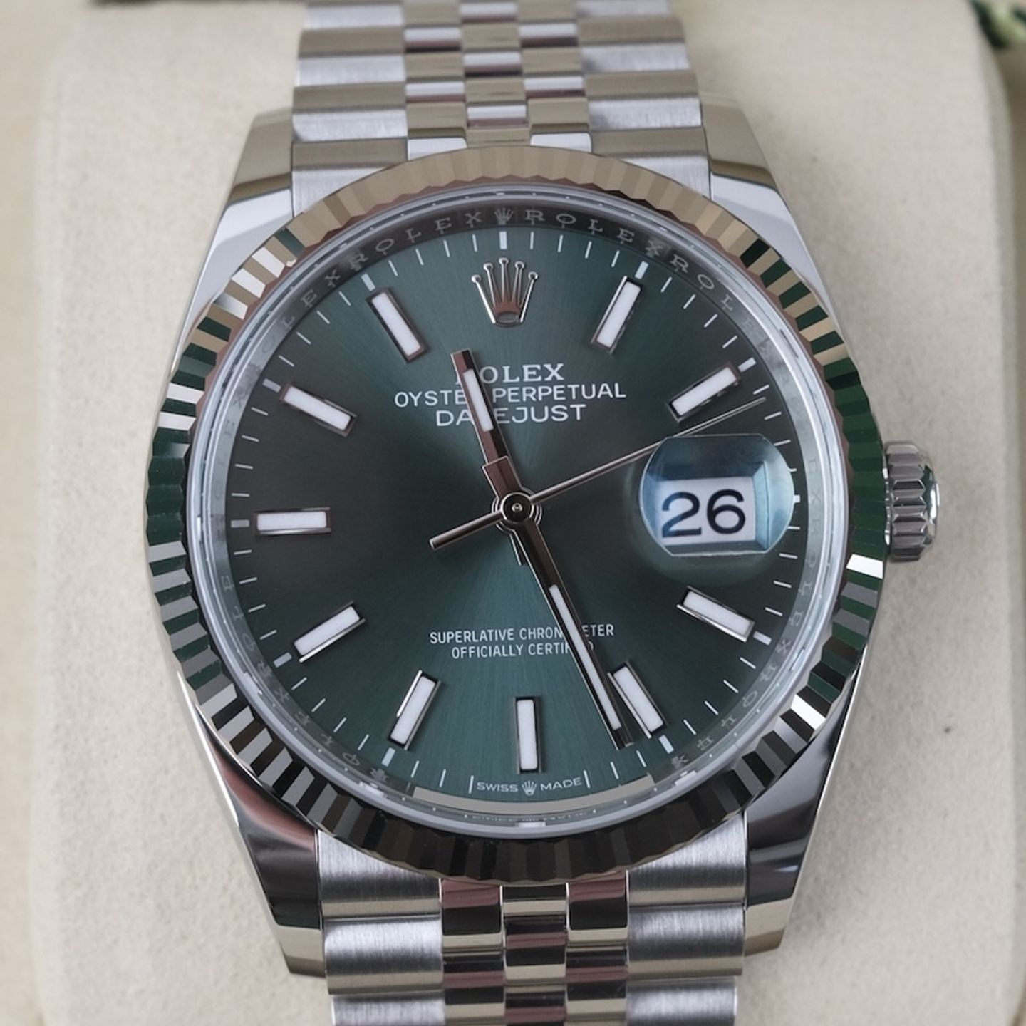 Rolex Datejust 36 126234 (2026) - Green dial 36 mm Steel case (3/8)