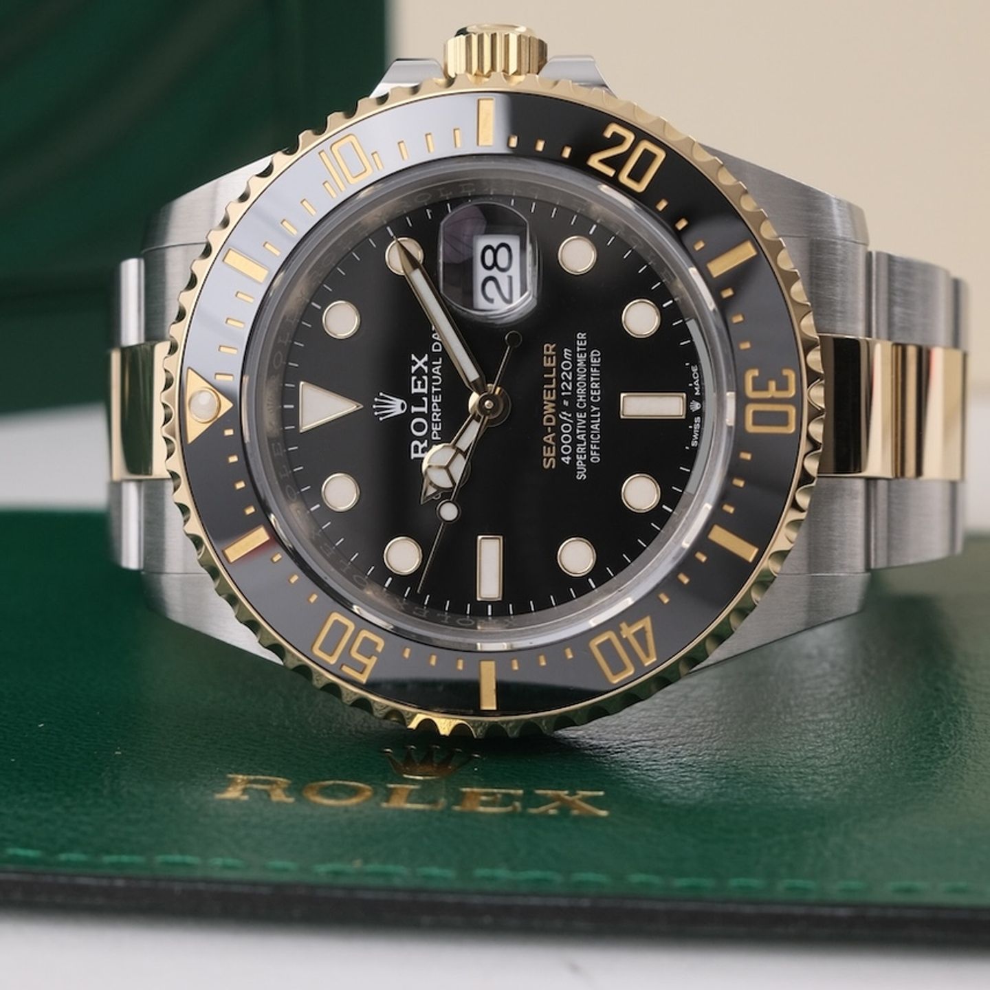 Rolex Sea-Dweller 126603 (2022) - 43mm Goud/Staal (5/8)