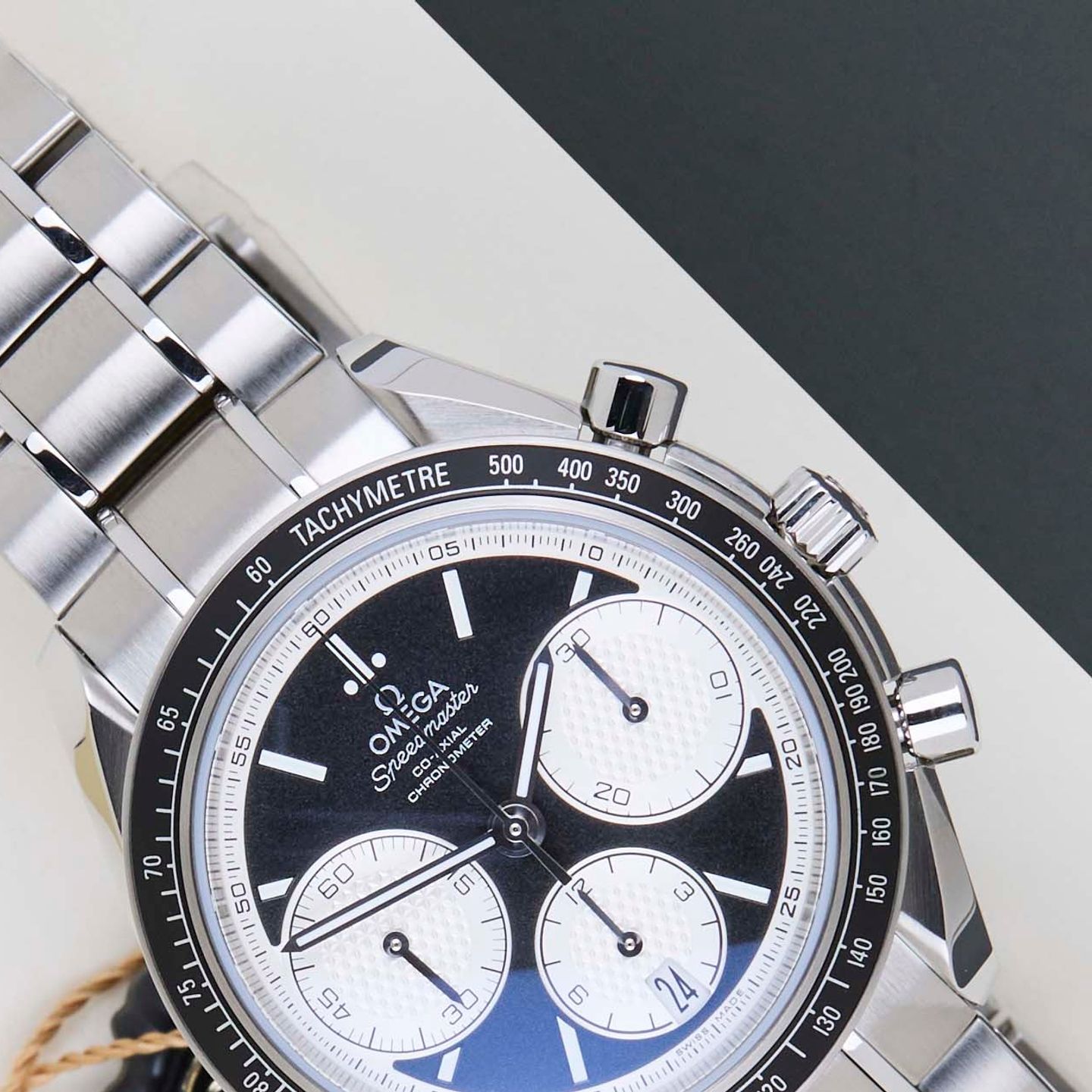 Omega Speedmaster Racing 326.30.40.50.01.002 (2026) - Black dial 40 mm Steel case (3/8)