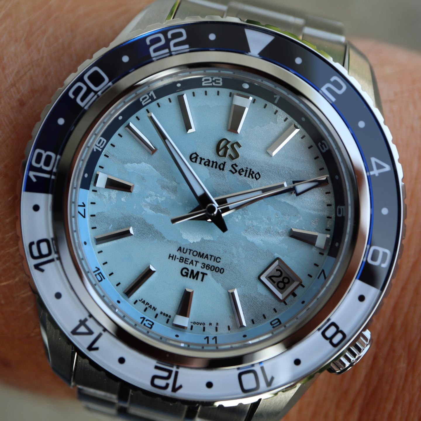 Grand Seiko Sport Collection SBGJ275 - (1/8)