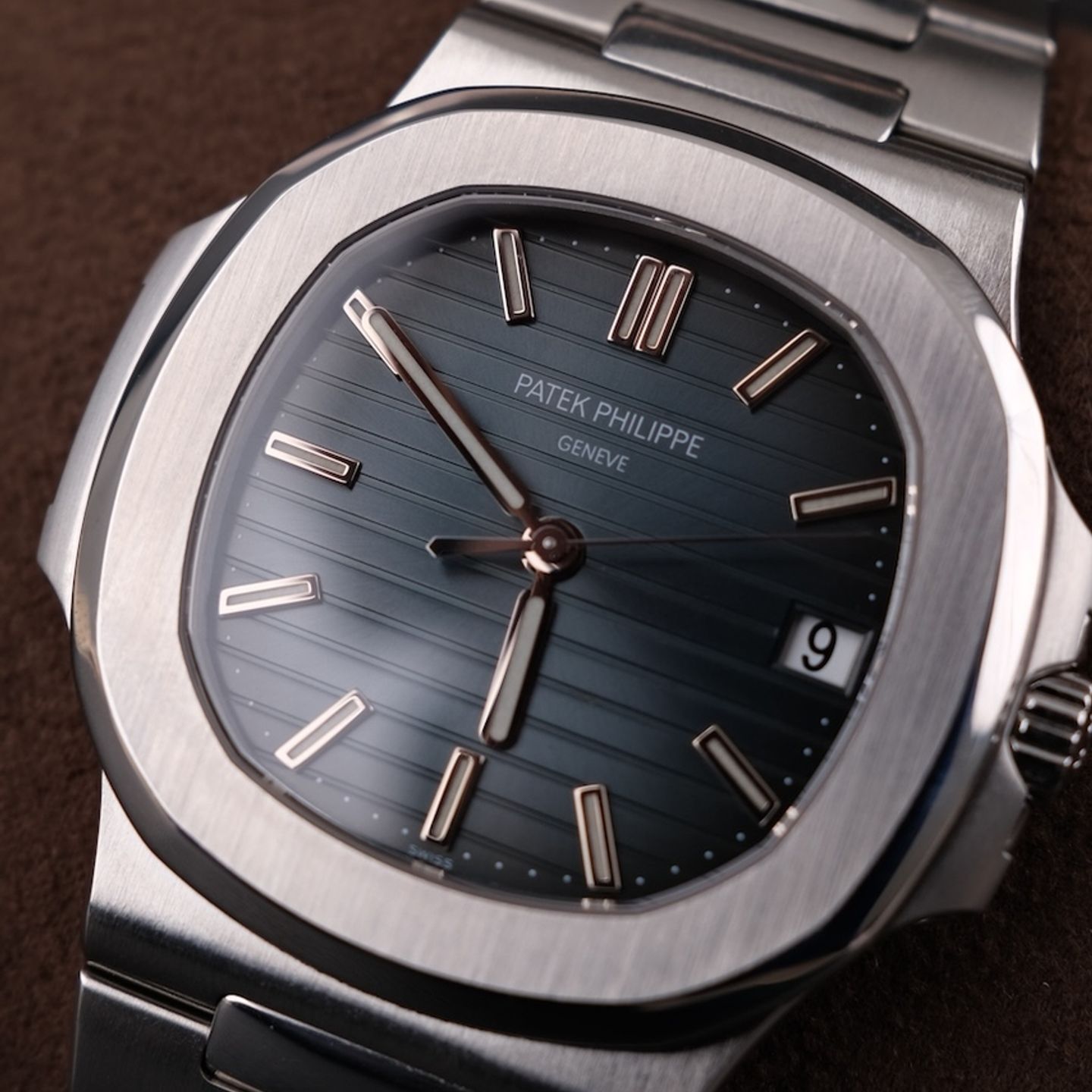 Patek Philippe Nautilus 5711 (2009) - Blue dial 40 mm Steel case (8/8)