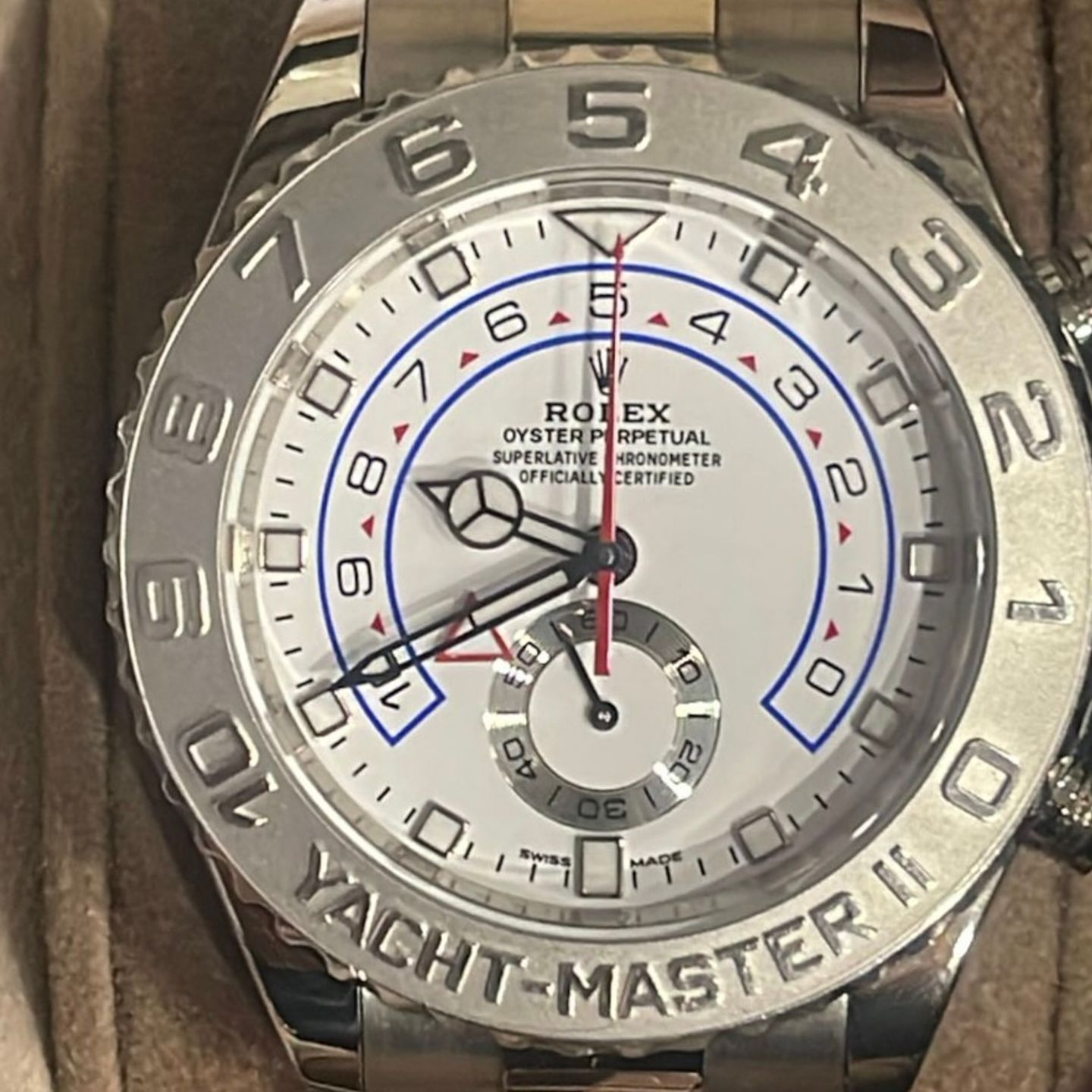 Rolex Yacht-Master II 116689 (2019) - White dial 44 mm Platinum case (2/2)