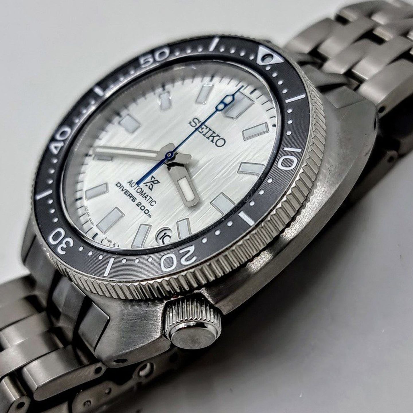 Seiko Prospex SPB333J1 (2025) - Silver dial 41 mm Steel case (3/8)