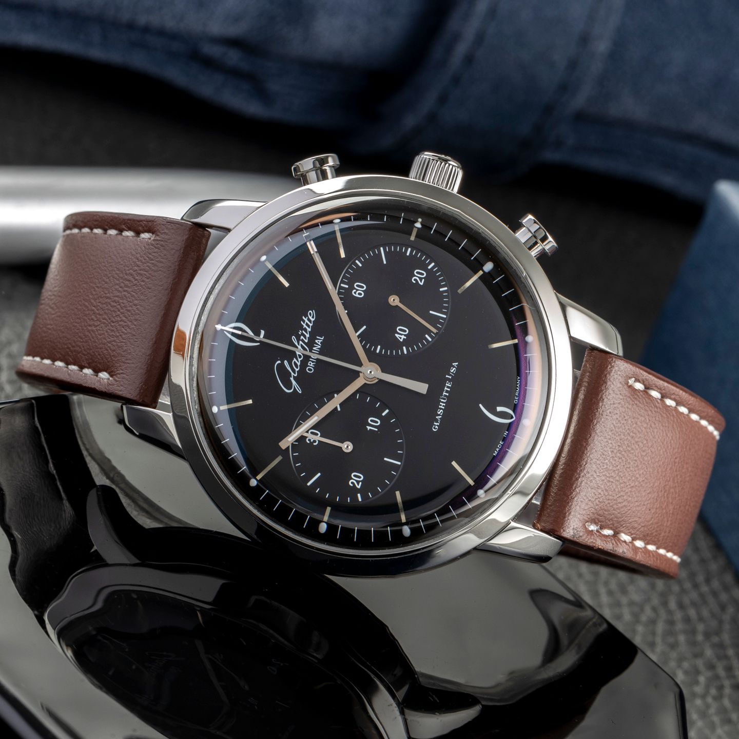 Glashütte Original Sixties Chronograph 1-39-34-02-22-04 (Unknown (random serial)) - Black dial 41 mm Steel case (2/8)