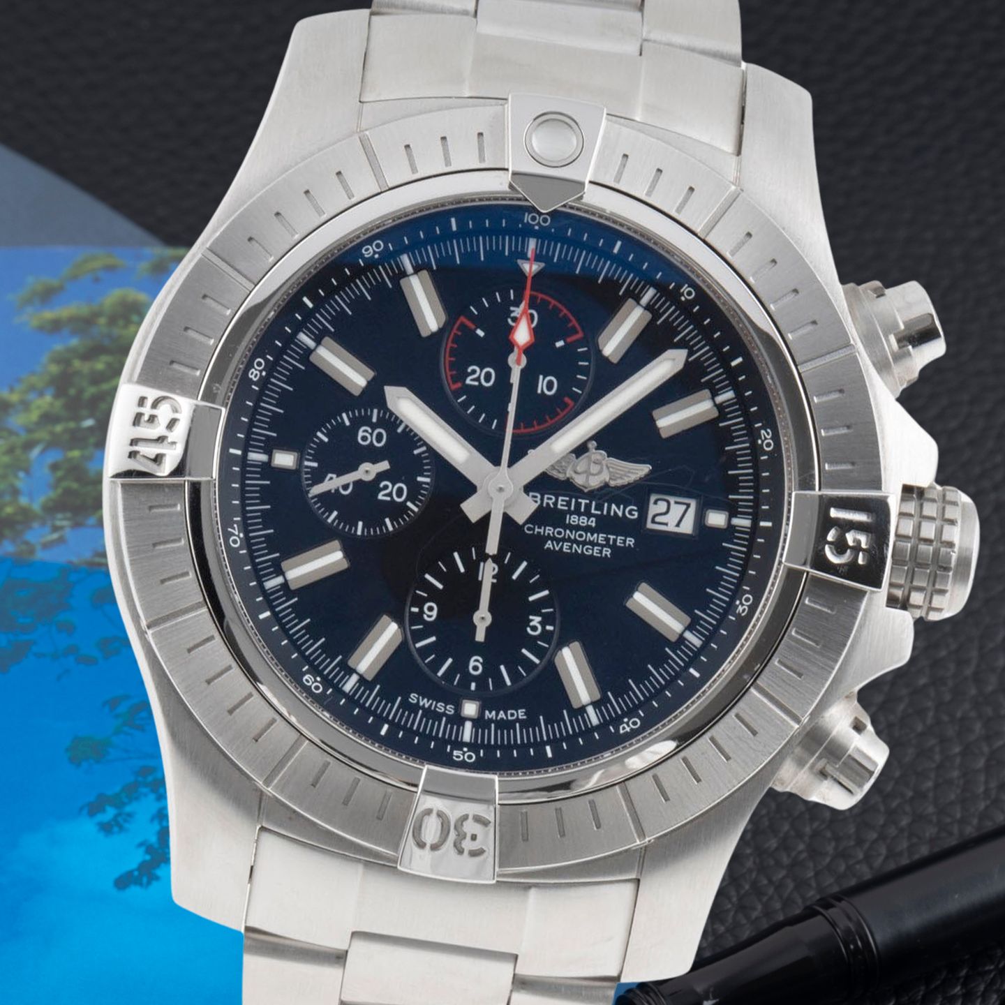 Breitling Super Avenger A13375 (2019) - Black dial 48 mm Steel case (3/8)
