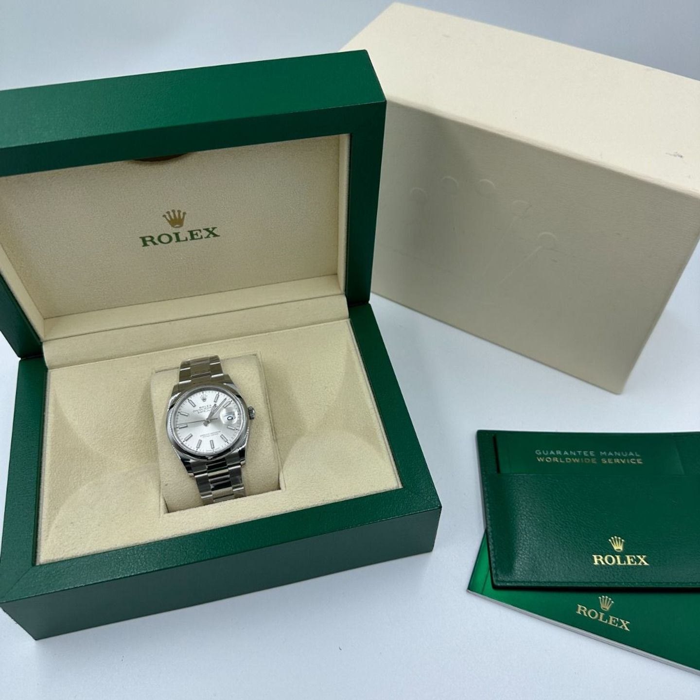 Rolex Datejust 36 126200 (2024) - Zilver wijzerplaat 36mm Staal (2/8)