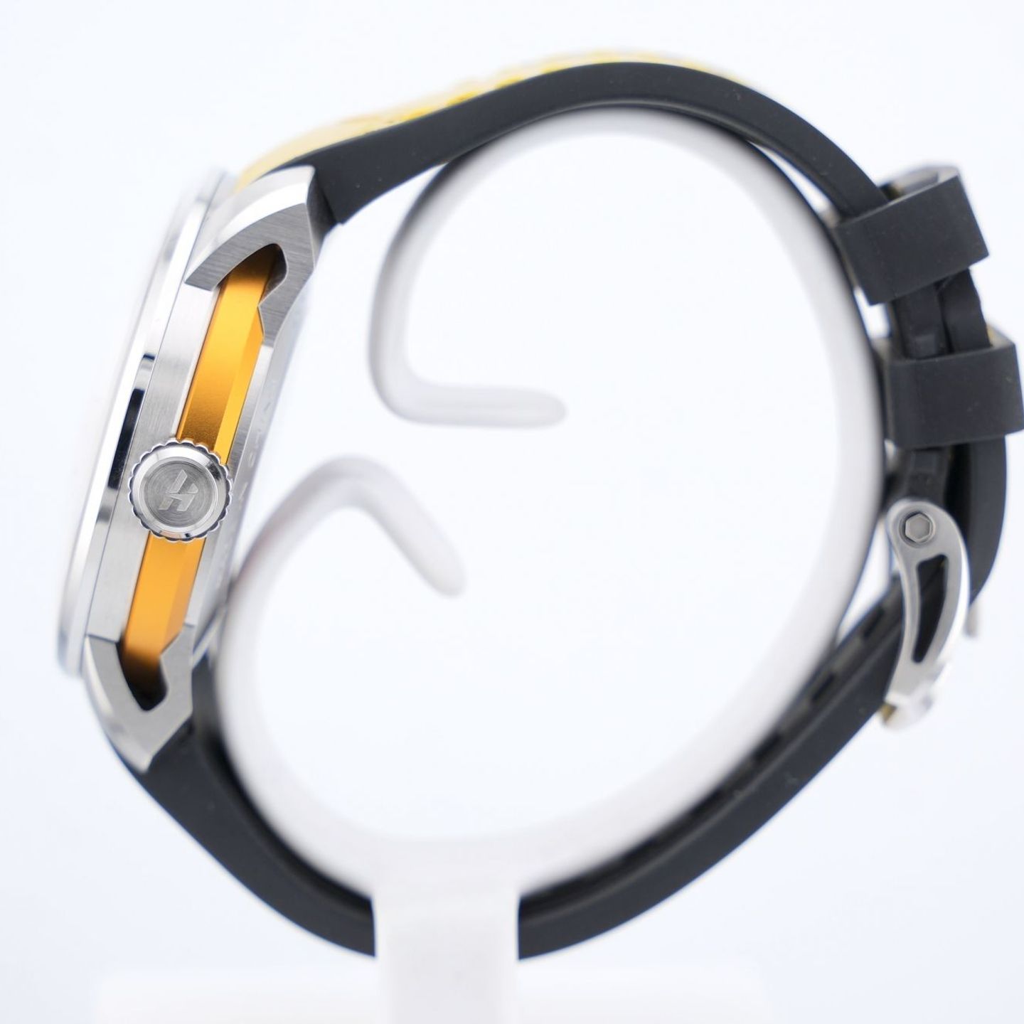 Lucky harvey Unknown Yellow Lion Dance (2025) - Yellow dial 43 mm Steel case (3/8)