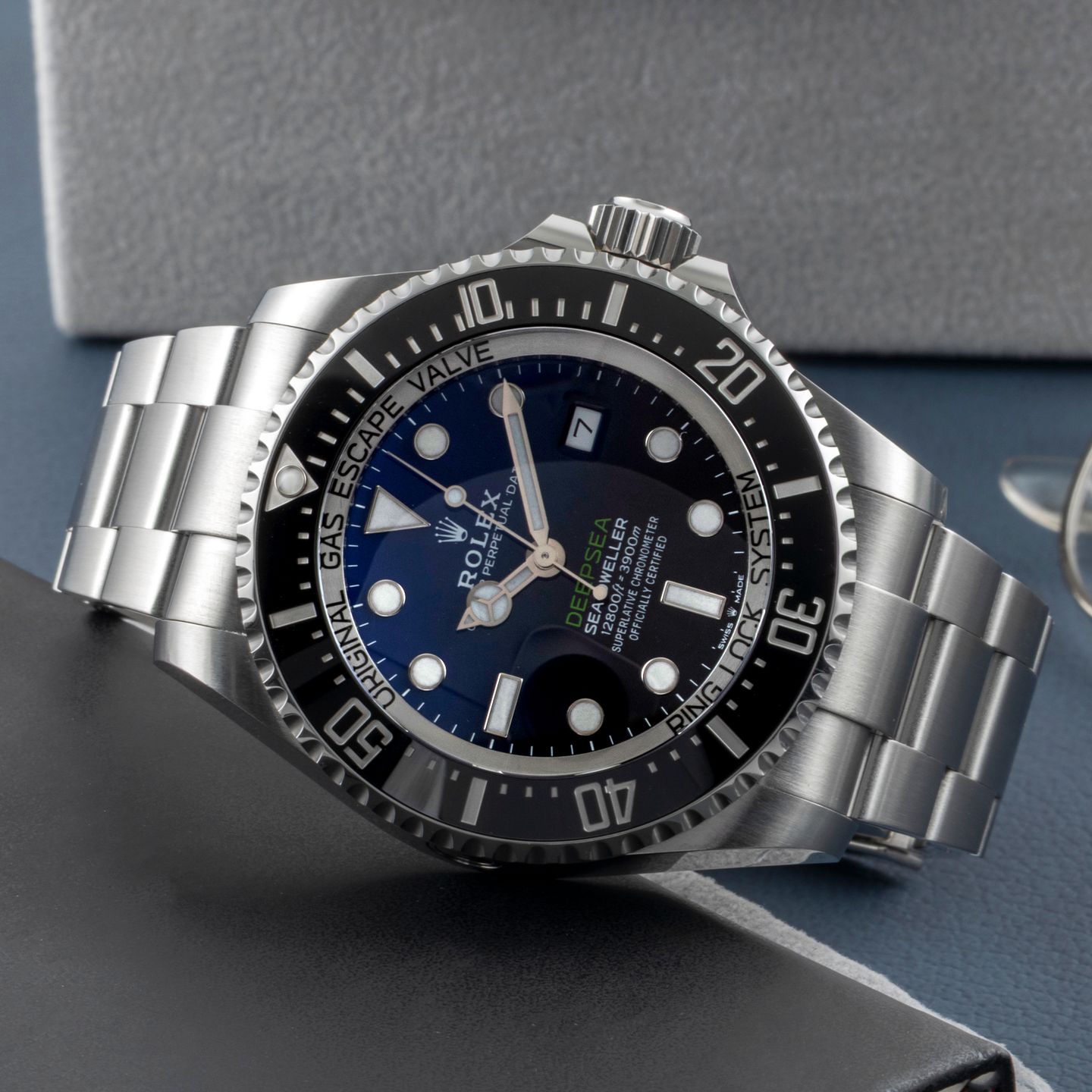 Rolex Sea-Dweller Deepsea 126660 (2020) - 44 mm Steel case (2/8)