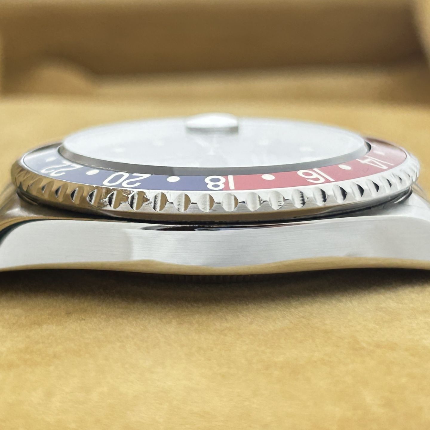 Rolex GMT-Master 16700 - (4/8)