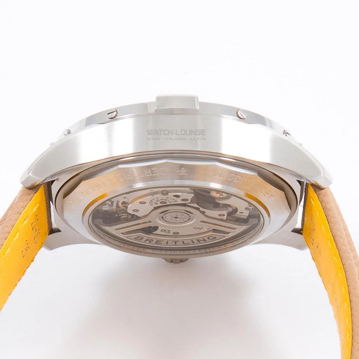 Breitling Avenger AB0147101A1X1 (2025) - Beige dial 44 mm Steel case (7/8)