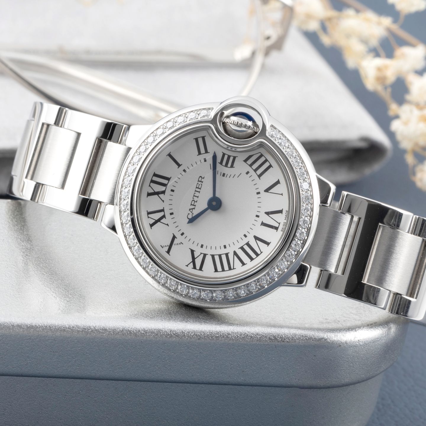 Cartier Ballon Bleu 28mm W4BB0015 (Onbekend (willekeurig serienummer)) - Zilver wijzerplaat 29mm Staal (2/8)