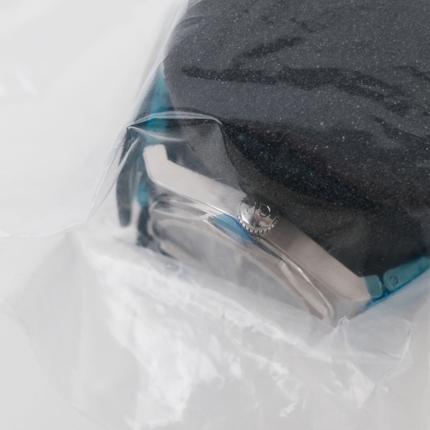 Girard-Perregaux Laureato 81010-11-431-11A (2023) - Blue dial 43 mm Steel case (7/8)