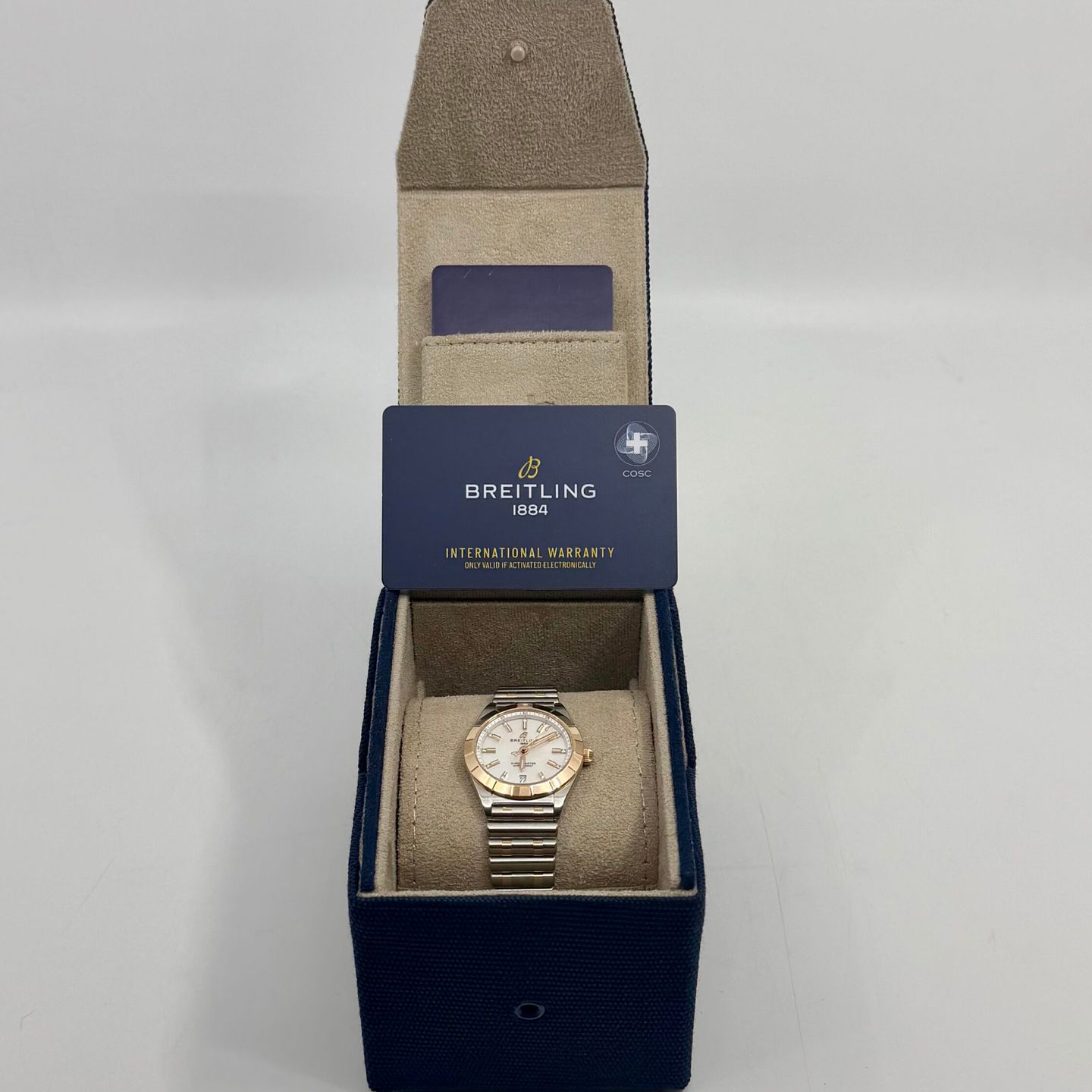 Breitling Chronomat U77310101A2U1 (2026) - Pearl dial 32 mm Gold/Steel case (3/8)