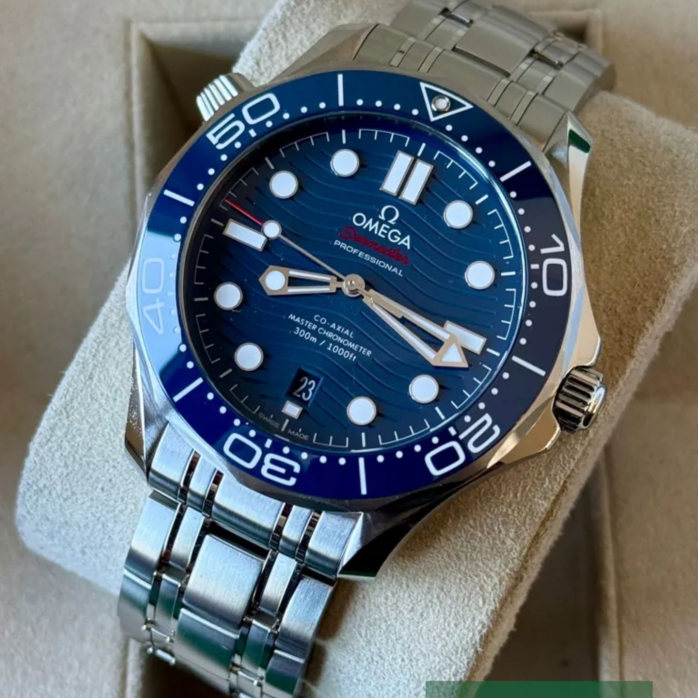 Omega Seamaster Diver 300 M 210.30.42.20.03.001 (2026) - Blauw wijzerplaat 42mm Staal (3/7)