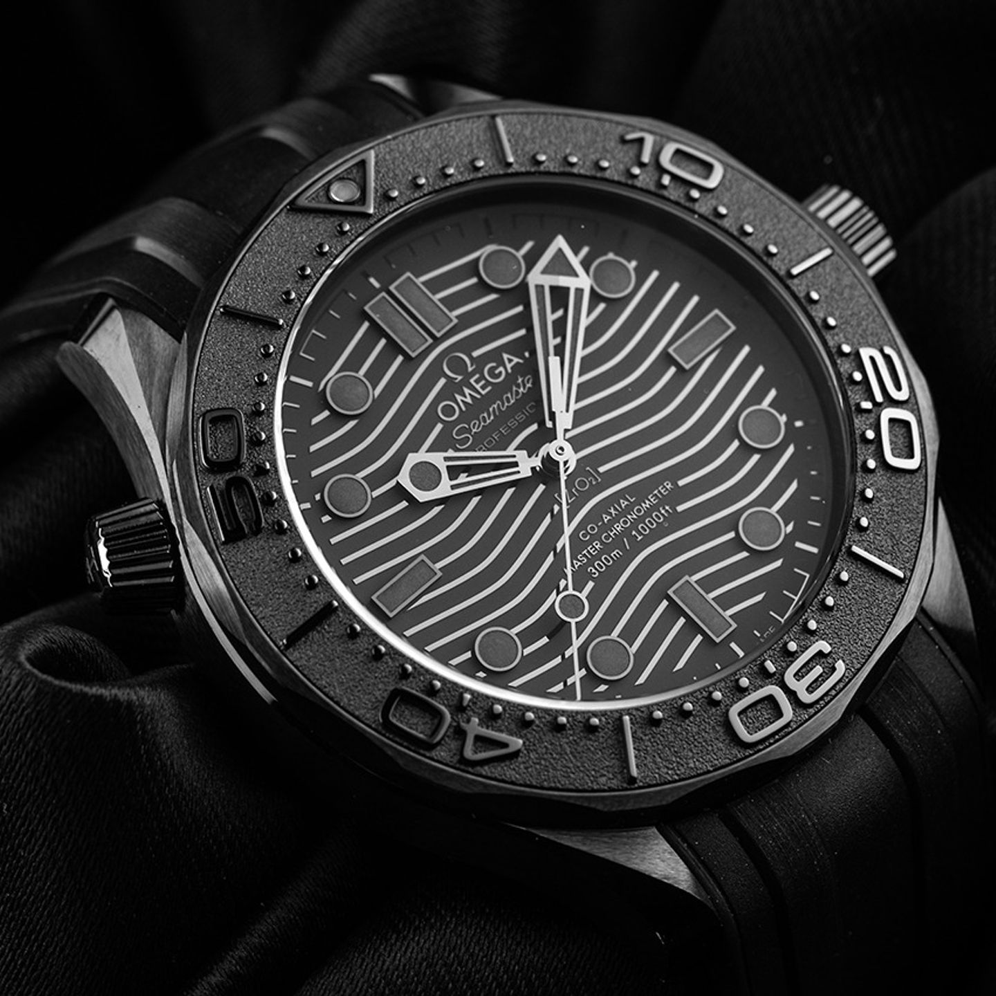 Omega Seamaster Diver 300 M 210.92.44.20.01.003 (2026) - Black dial 44 mm Ceramic case (3/8)