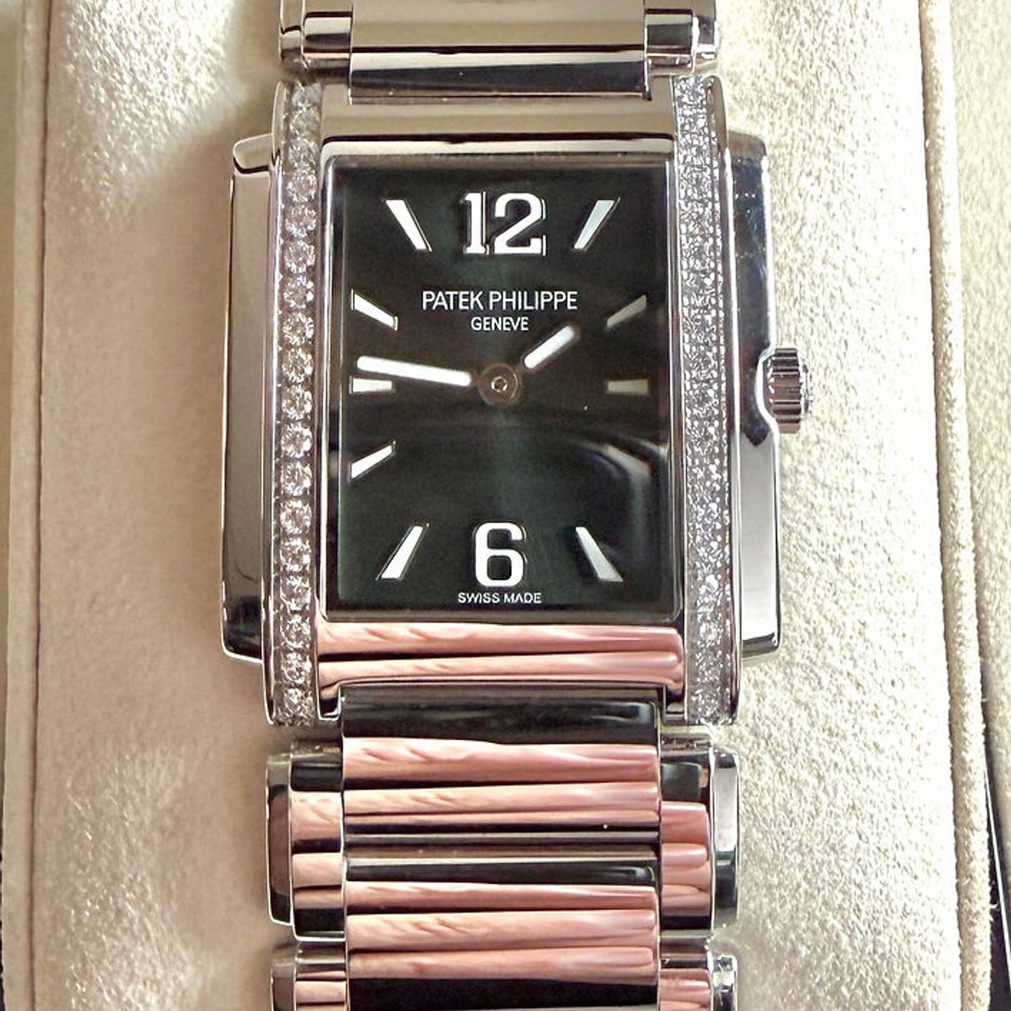 Patek Philippe Twenty~4 4910/1200A-011 - (1/6)