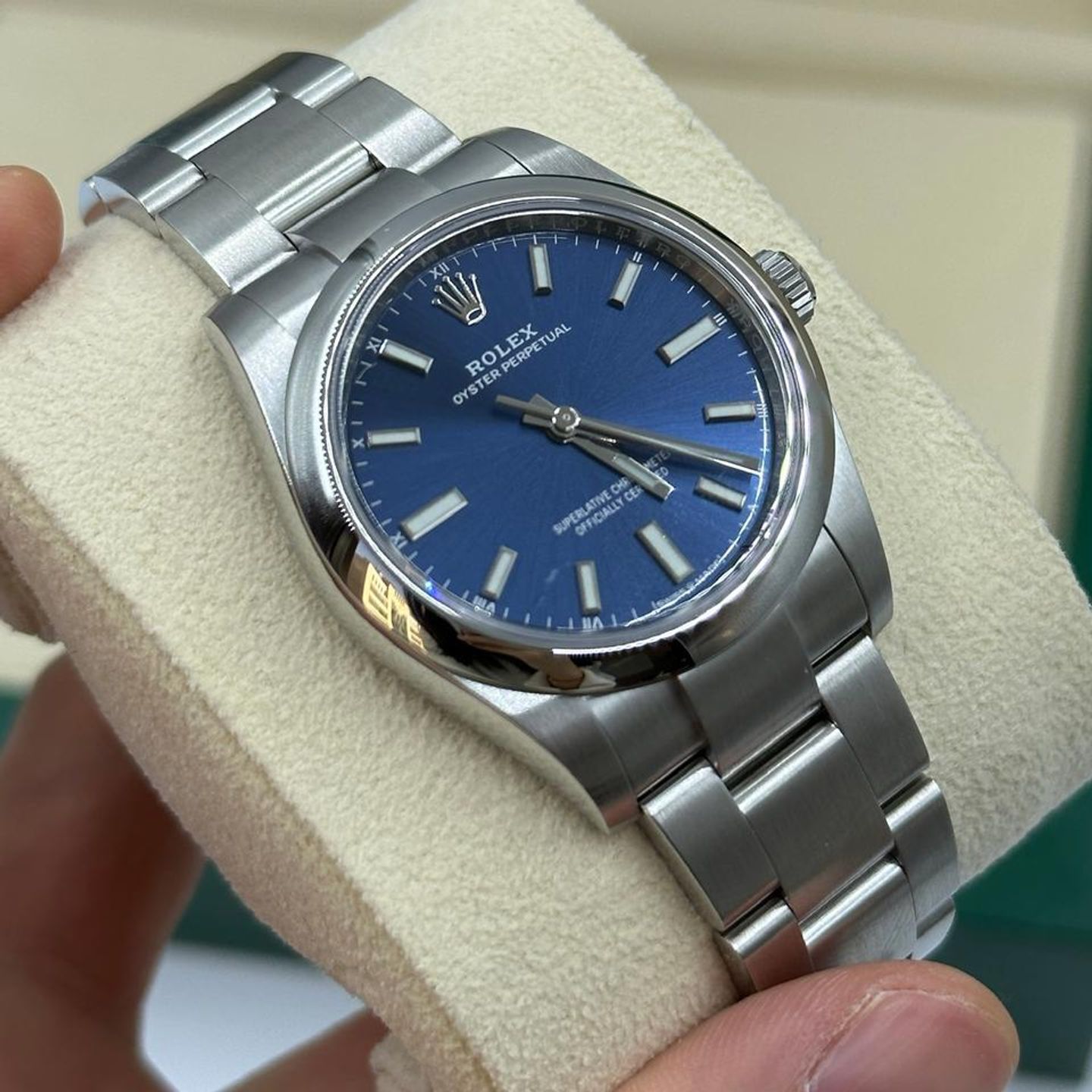 Rolex Oyster Perpetual 124200 - (9/10)