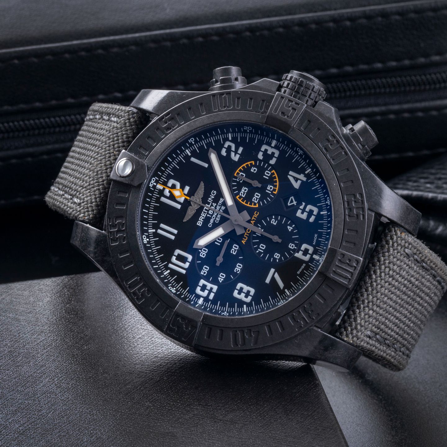 Breitling Avenger Hurricane XB0170E4/BF29 - (2/8)