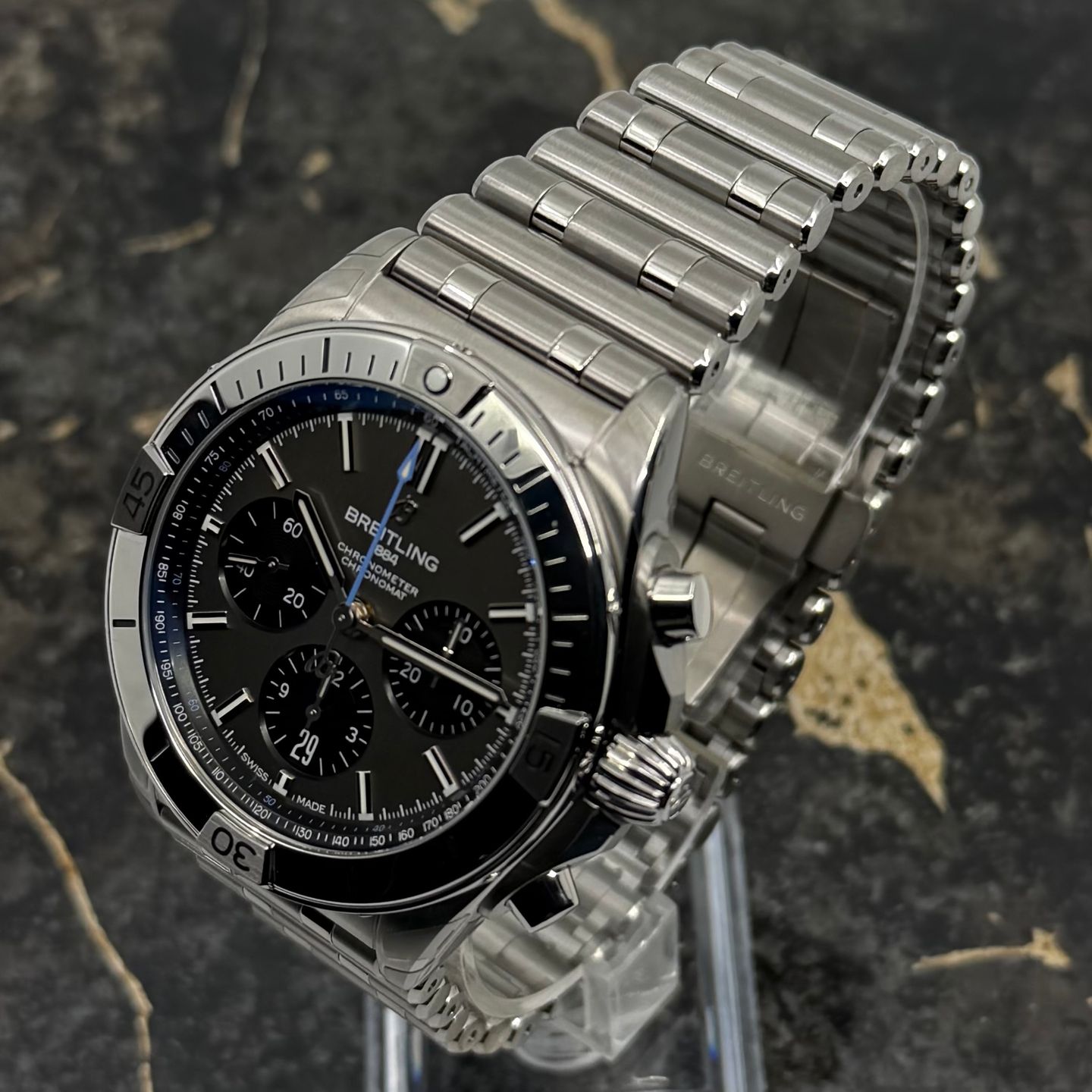 Breitling Chronomat 42 EB0134101M1E1 (2026) - Grey dial 42 mm Titanium case (4/8)