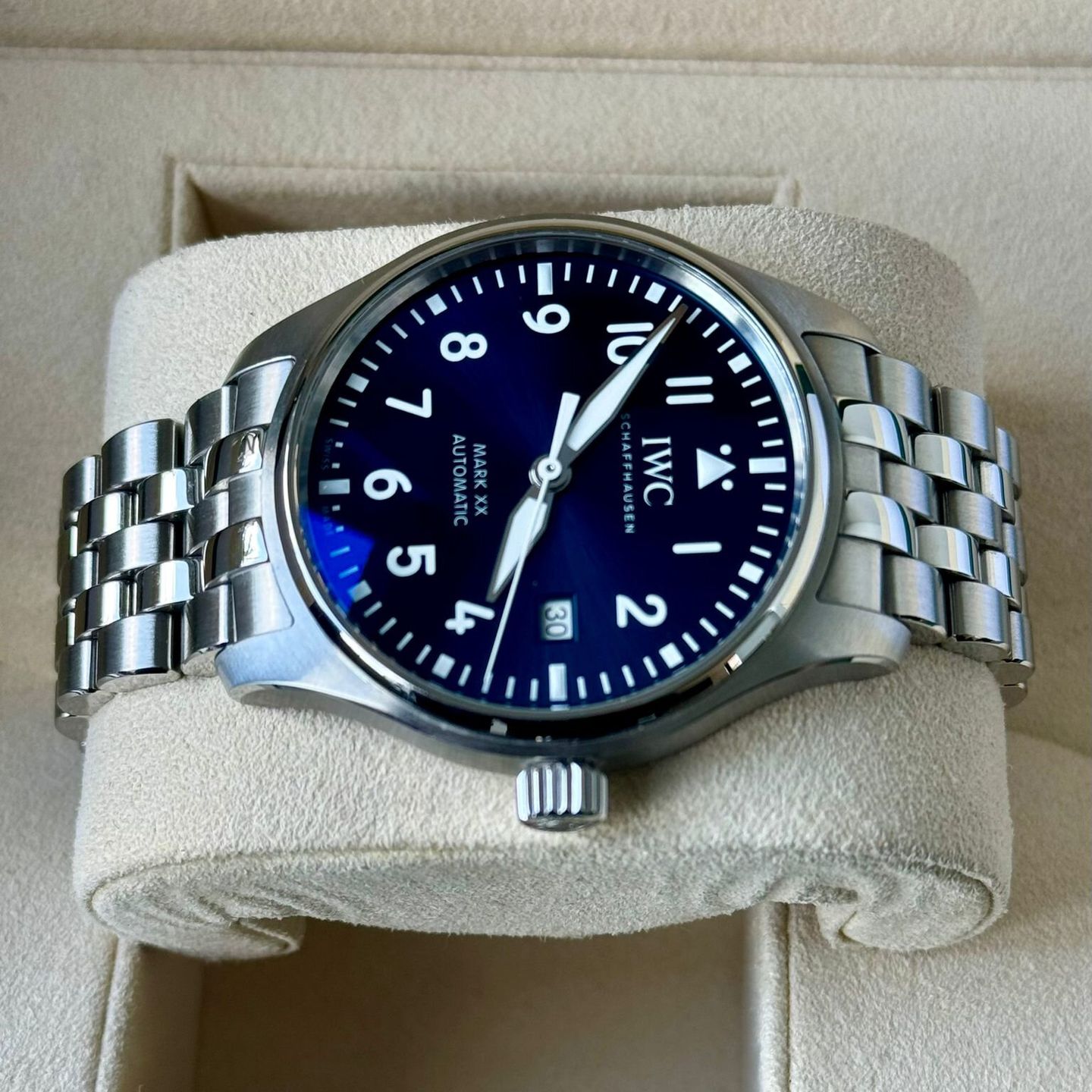 IWC Pilot Mark IW328204 (2024) - Blauw wijzerplaat 40mm Staal (4/7)