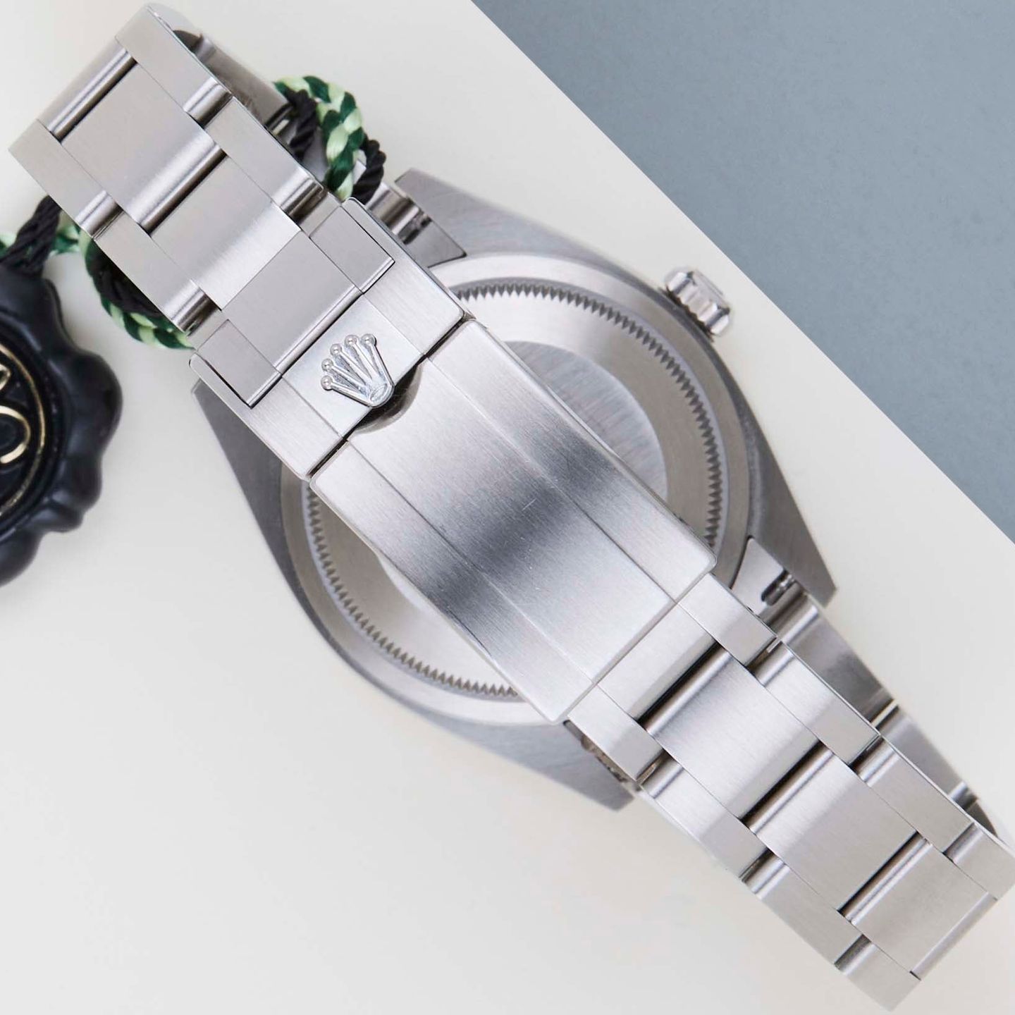 Rolex Explorer 124270 (2025) - Black dial 36 mm Steel case (6/8)