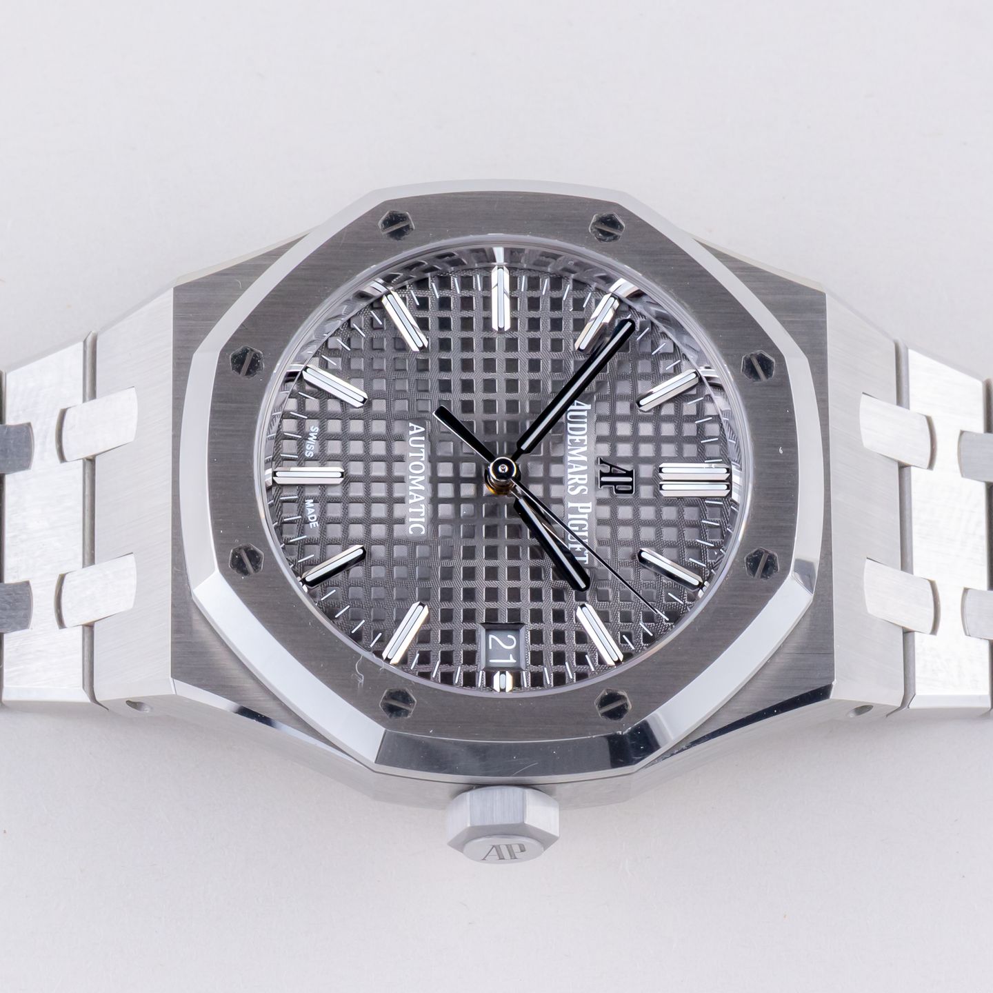 Audemars Piguet Royal Oak Selfwinding 15450ST (2021) - Grey dial 37 mm Steel case (6/8)