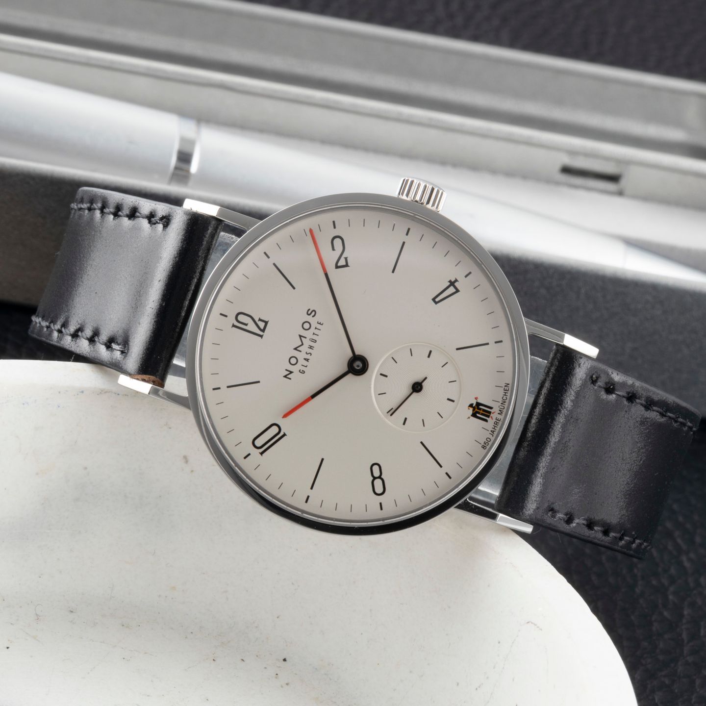 Unknown Unknown NOMOS Tangente Münchner Kindl - 850 Jahre München (Unknown (random serial)) - (2/8)