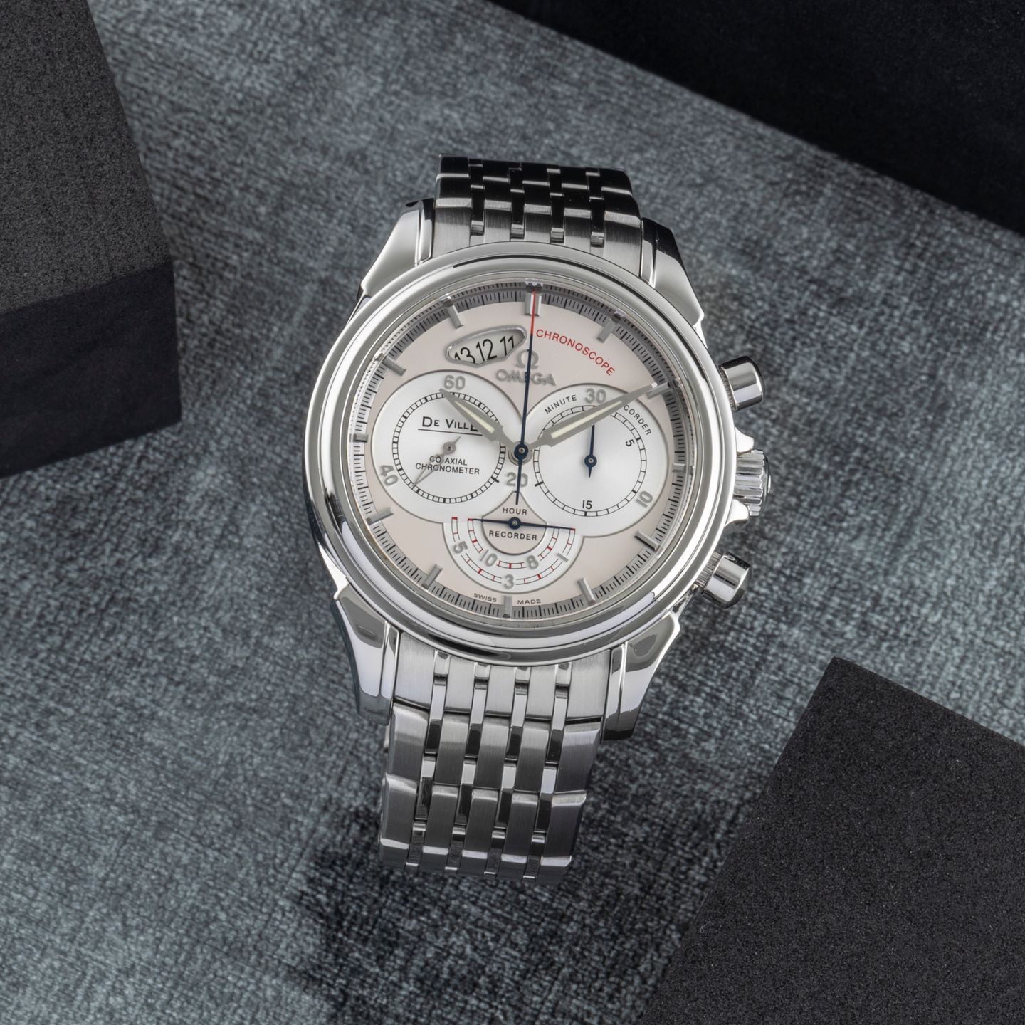 Omega De Ville Co-Axial 4550.30.00 (2020) - Silver dial 41 mm Steel case (1/8)