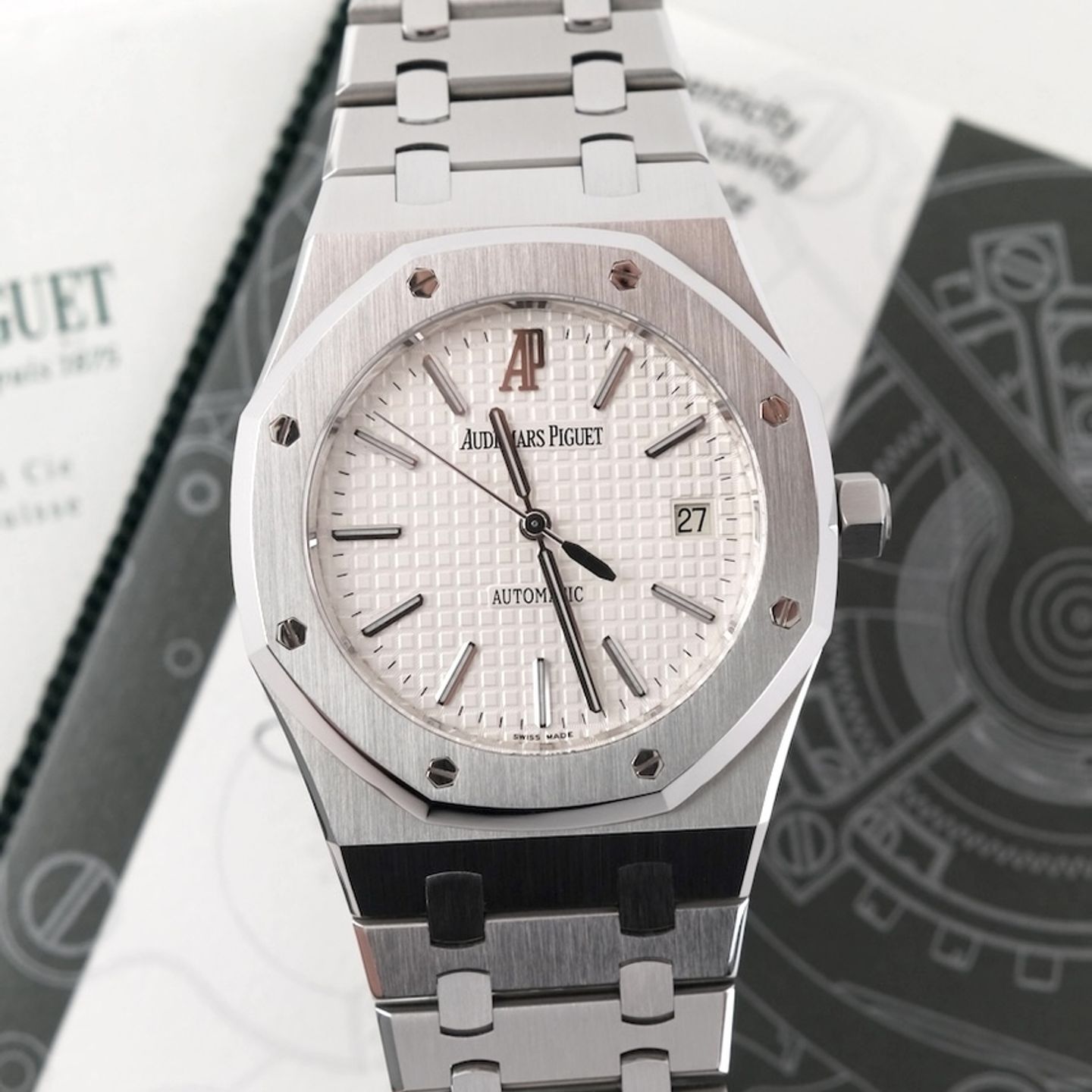 Audemars Piguet Royal Oak Selfwinding 15300ST.OO.1220ST.01 (Unknown (random serial)) - Silver dial 39 mm Steel case (1/8)