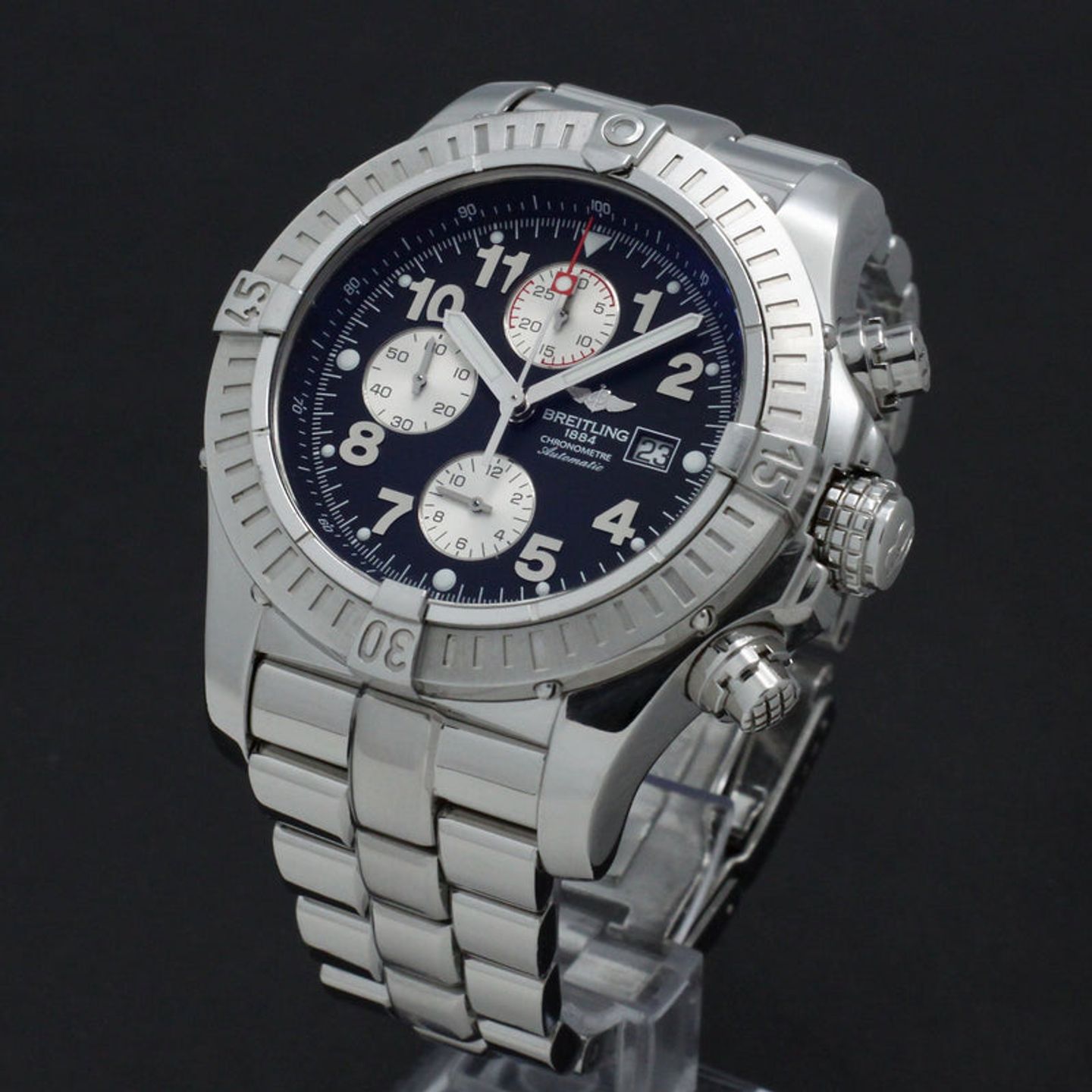 Breitling Super Avenger A13370 (2012) - Black dial 48 mm Steel case (2/7)