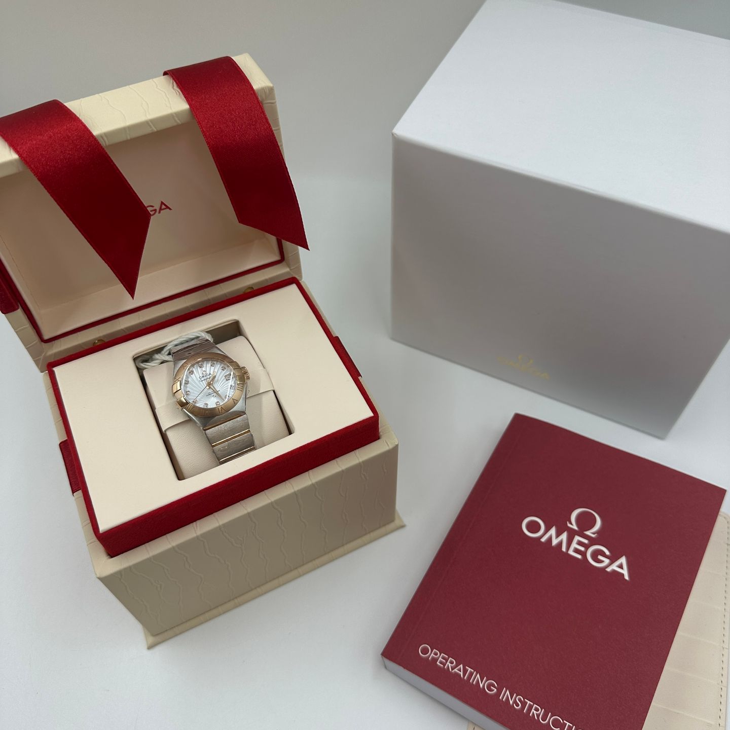 Omega Constellation Ladies 123.20.27.20.55.001 (2023) - Parelmoer wijzerplaat 27mm Goud/Staal (2/8)