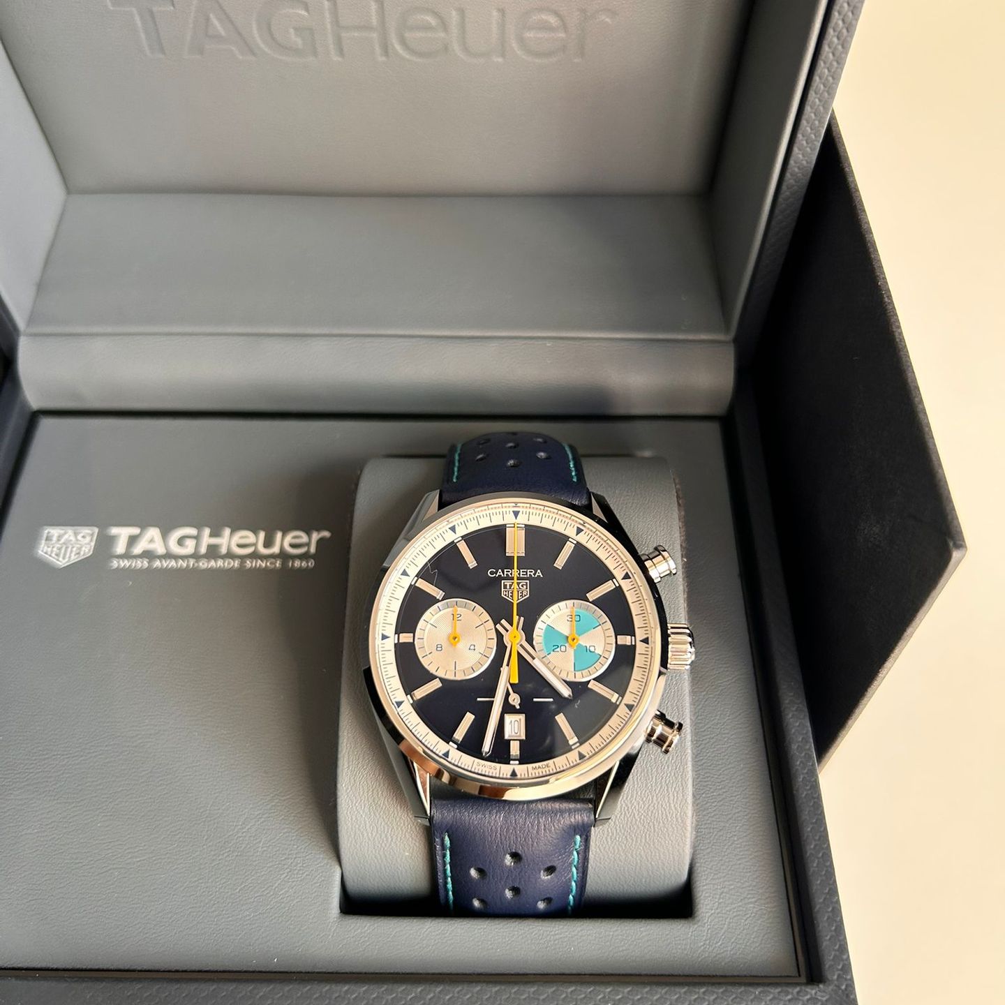 TAG Heuer Carrera CBN201N.FC6620 (2025) - Blauw wijzerplaat 42mm Staal (2/8)