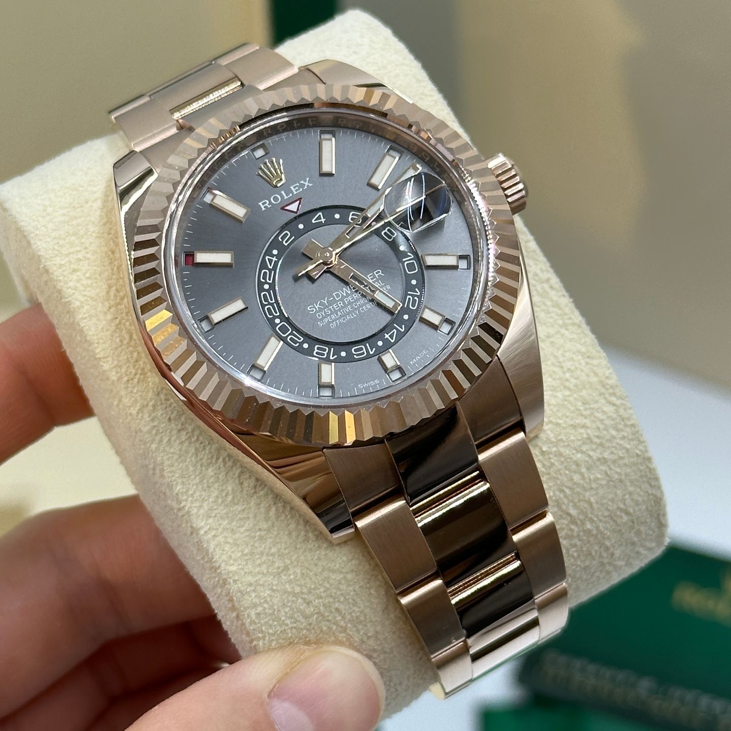 Rolex Sky-Dweller 326235 (2021) - Grijs wijzerplaat 42mm Roségoud (6/8)