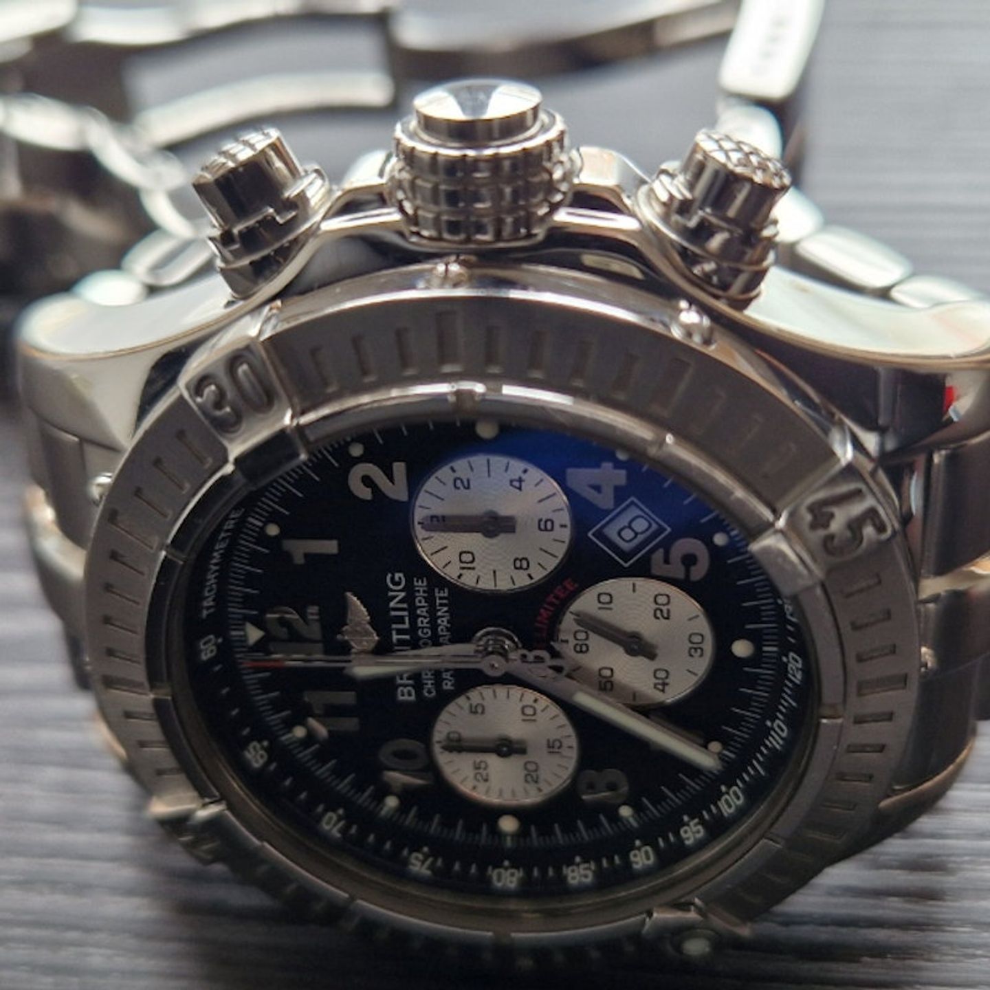 Breitling Avenger A69360 - ltd edition 88/600 (2004) - Black dial 44 mm Steel case (2/8)