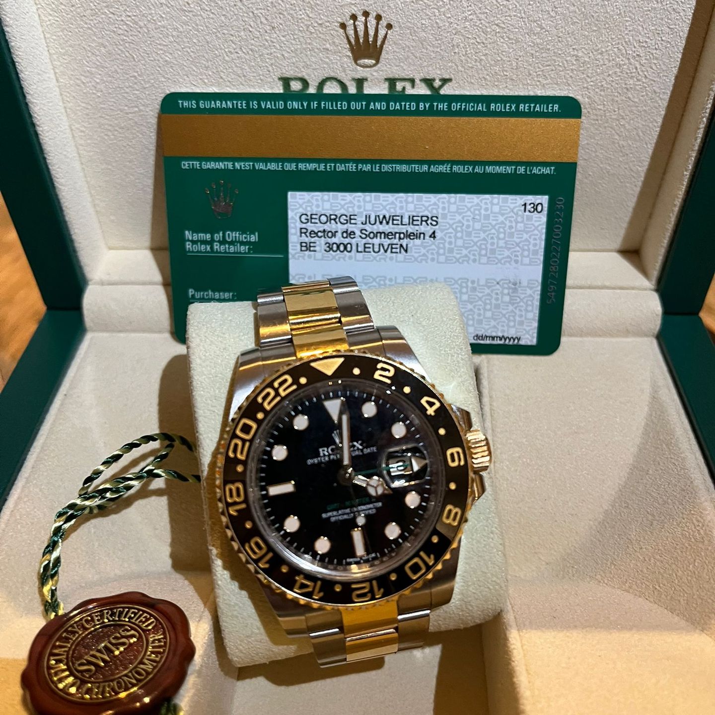 Rolex GMT-Master II 116713LN (2015) - Black dial 40 mm Gold/Steel case (2/5)
