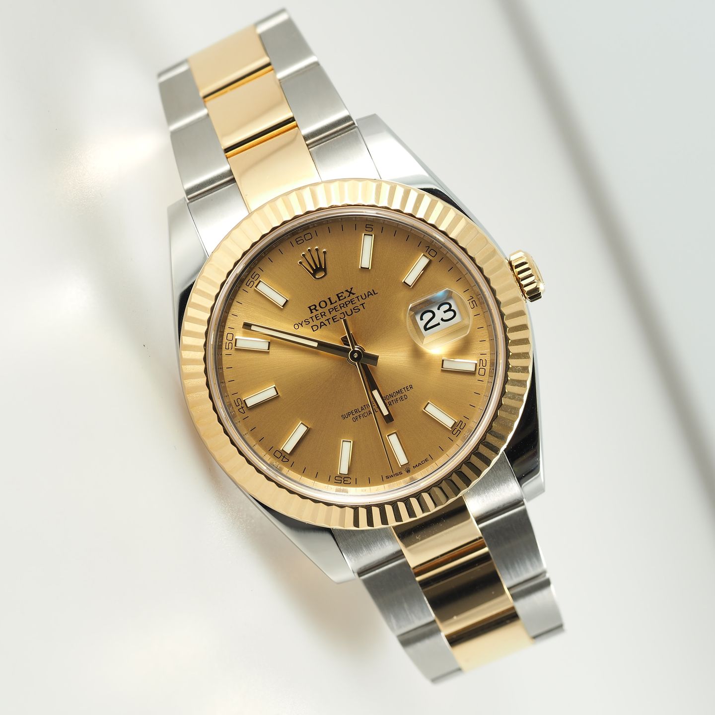 Rolex Datejust 41 126333 (2019) - Champagne wijzerplaat 41mm Goud/Staal (1/8)