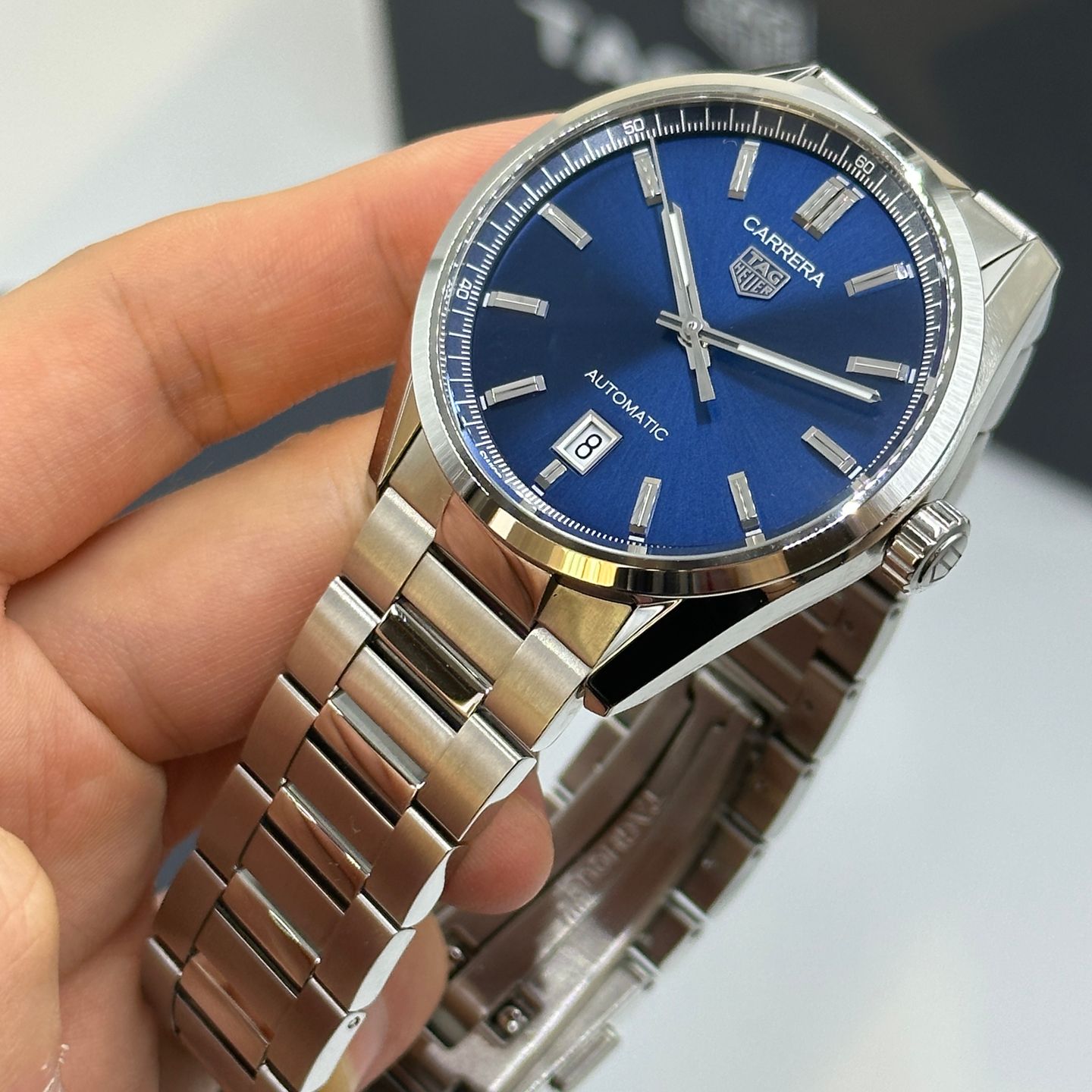 TAG Heuer Carrera Calibre 5 WBN2112.BA0639 (2024) - Blue dial 39 mm Steel case (6/8)