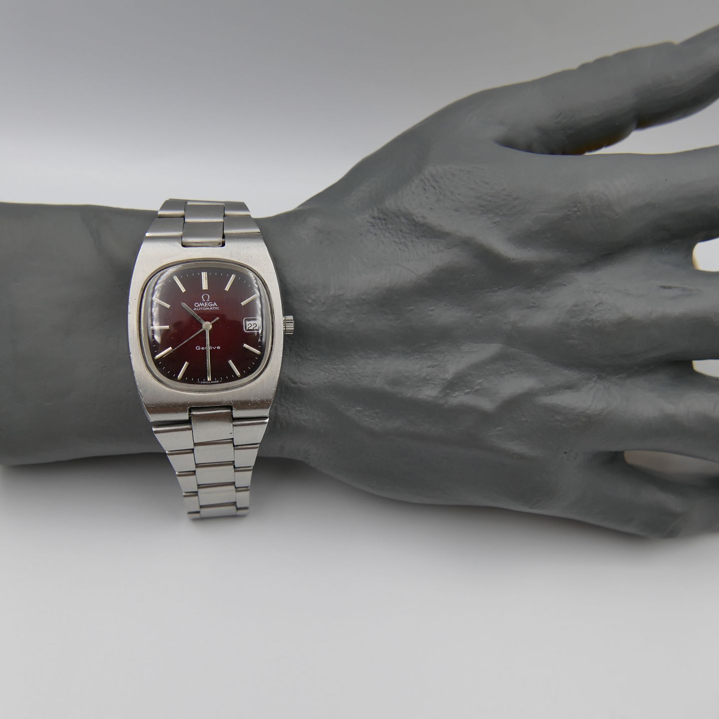 Omega Genève 70s vintage watch Omega Geneve Automatic cal 1012 ref 166.0191 burgundy red dial (Unknown (random serial)) - Red dial Unknown Steel case (4/8)