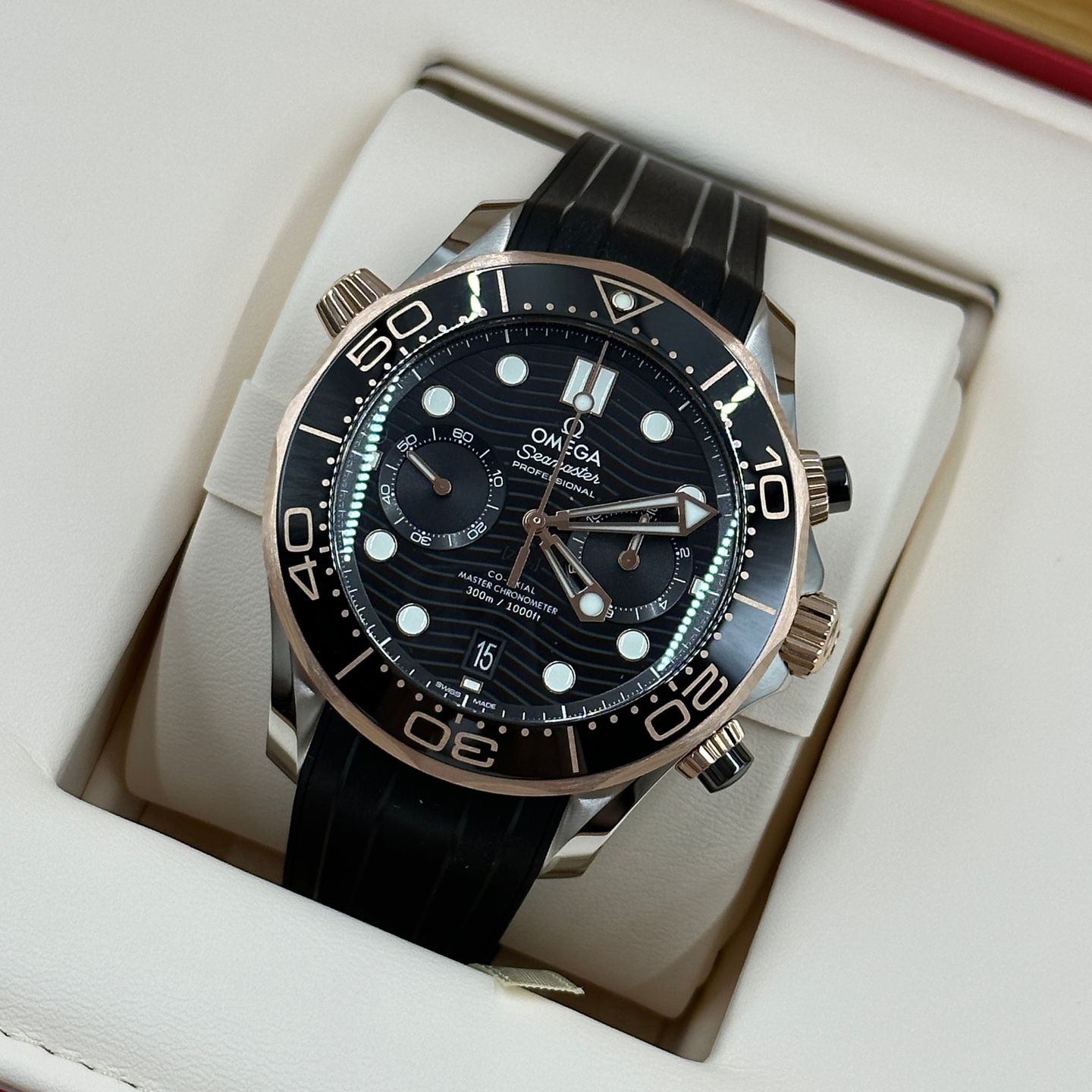 Omega Seamaster Diver 300 M 210.22.44.51.01.001 (2023) - Zwart wijzerplaat 44mm Goud/Staal (3/8)