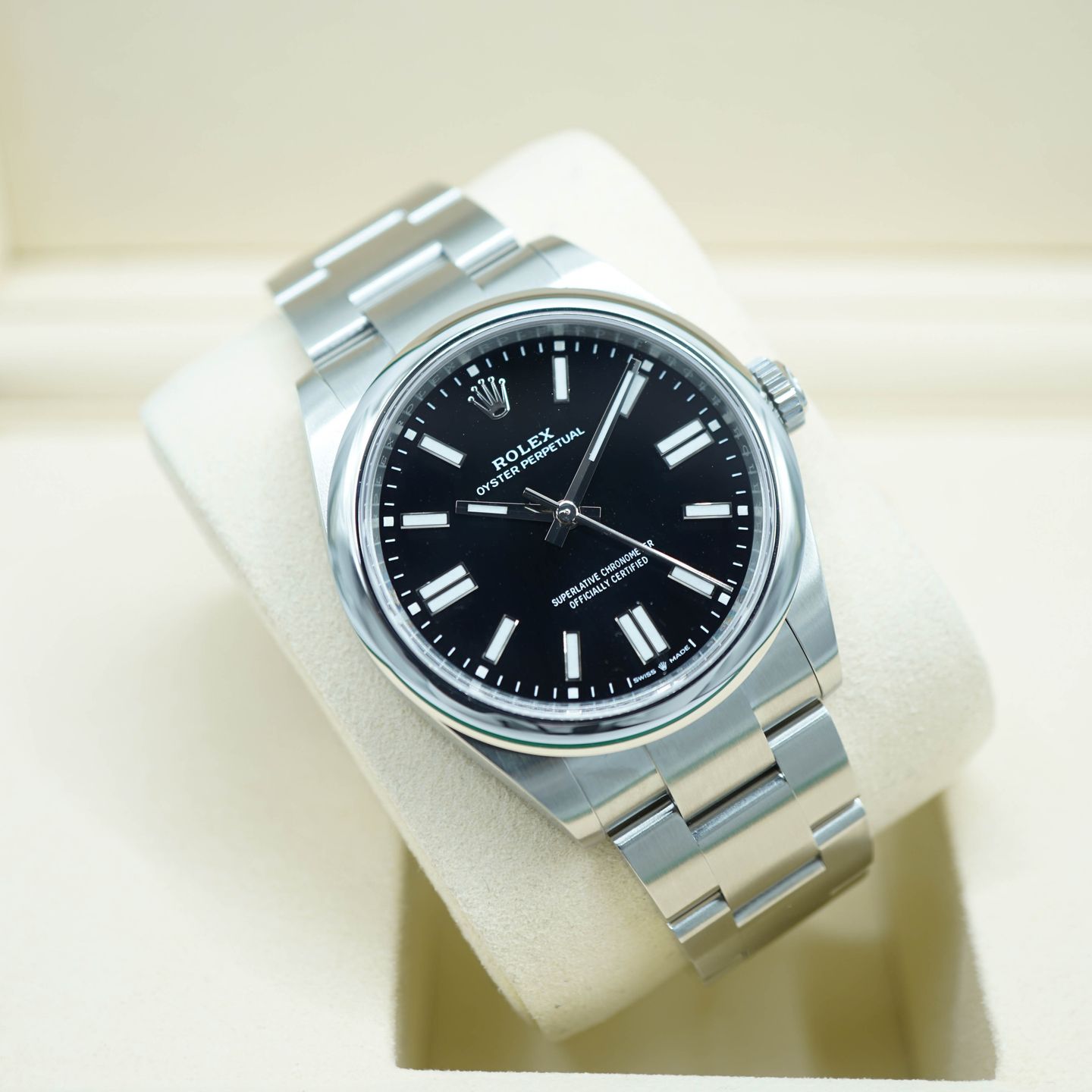 Rolex Oyster Perpetual 41 134300 (2025) - Black dial 41 mm Steel case (1/8)