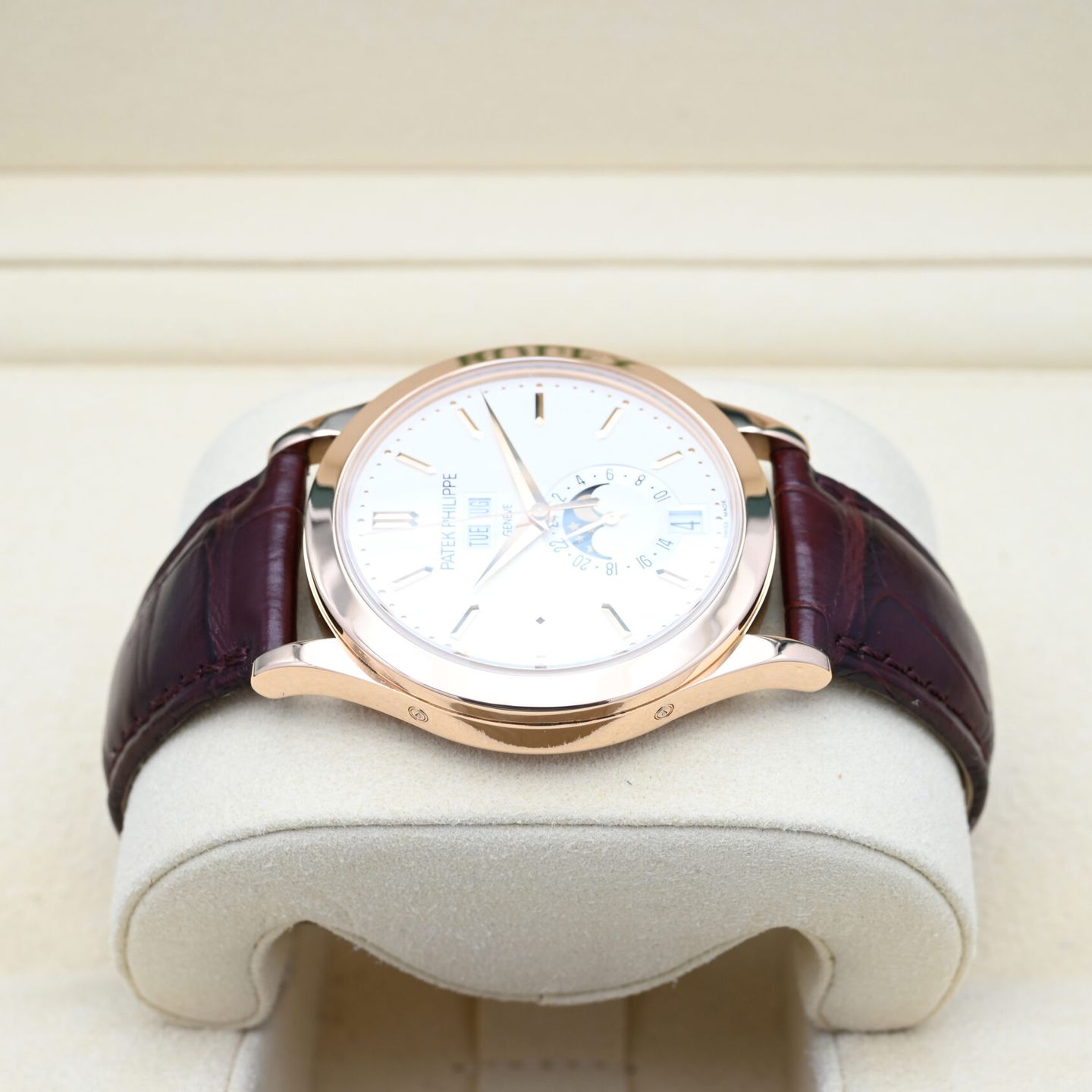 Patek Philippe Annual Calendar 5396R - (3/8)