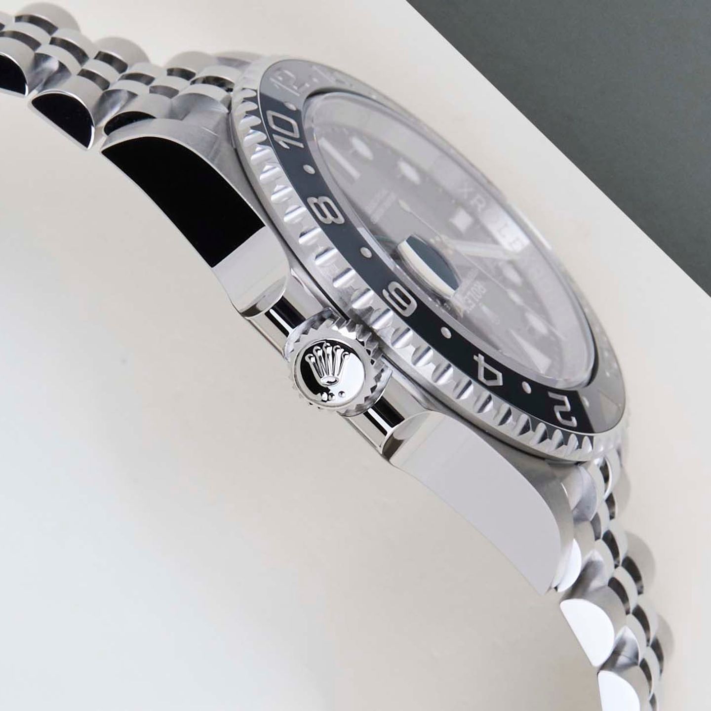 Rolex GMT-Master II 126710GRNR (2025) - Black dial 40 mm Steel case (8/8)