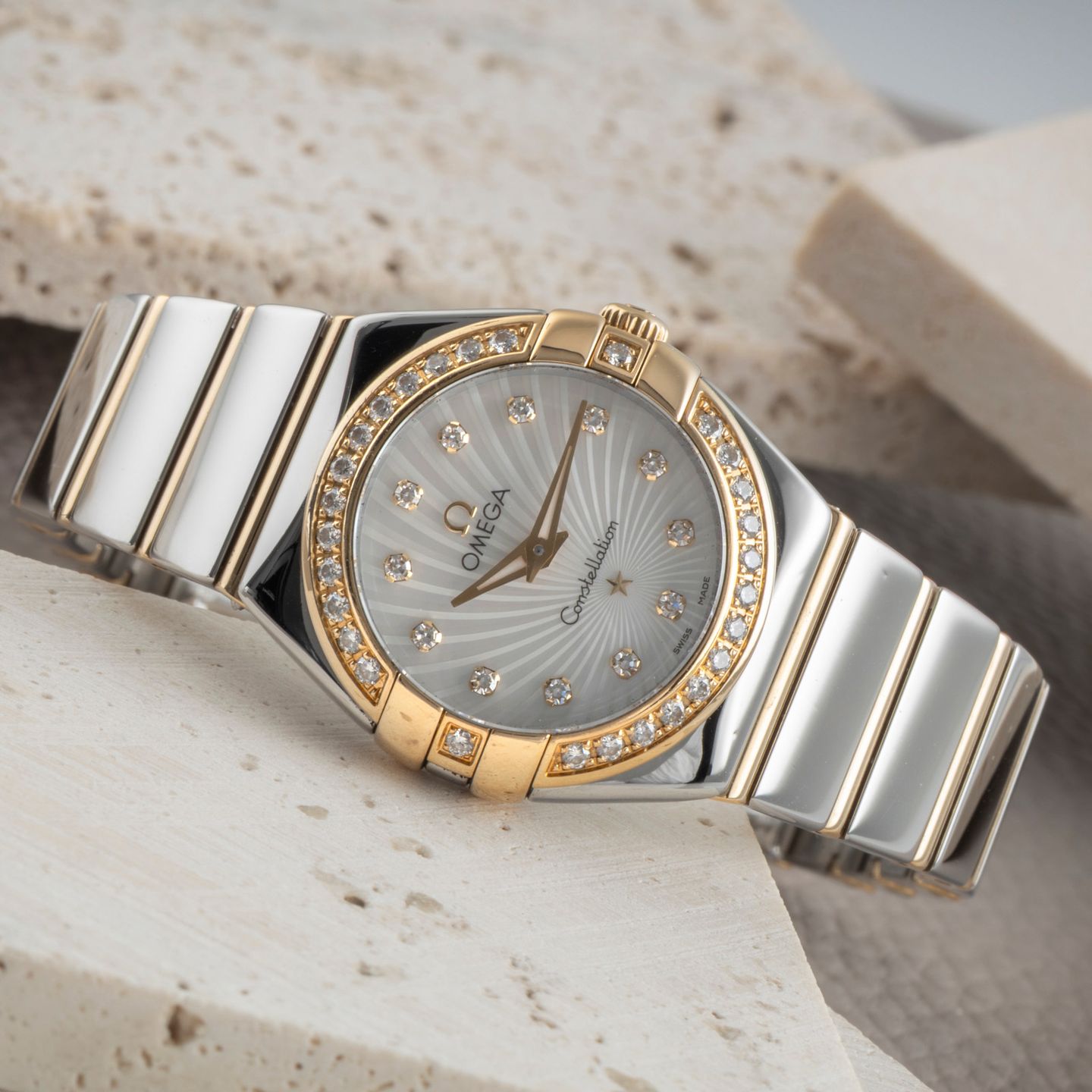 Omega Constellation Quartz 123.25.24.60.55.006 (2015) - Pearl dial 24 mm Steel case (2/8)